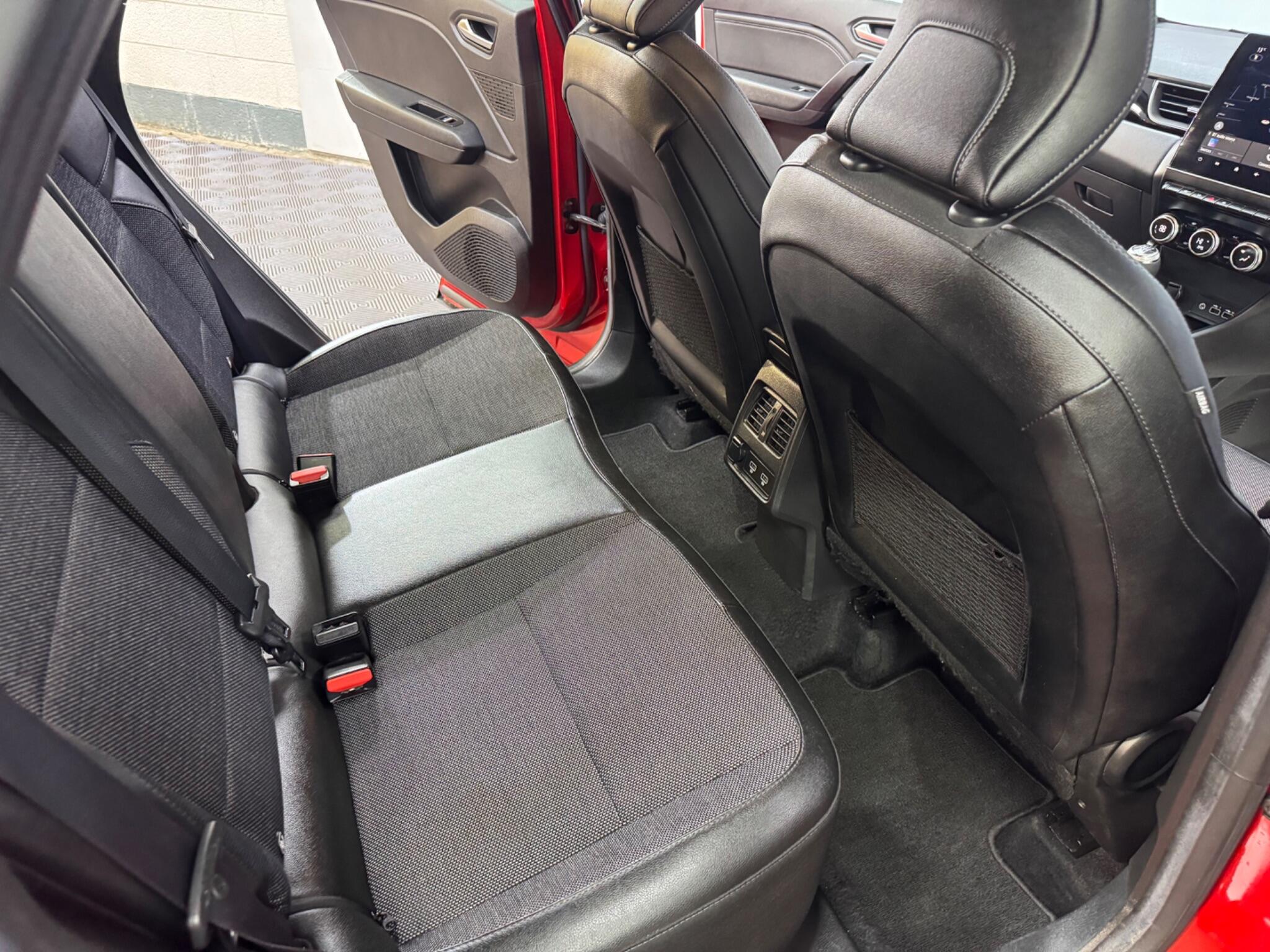 Renault Captur view 43