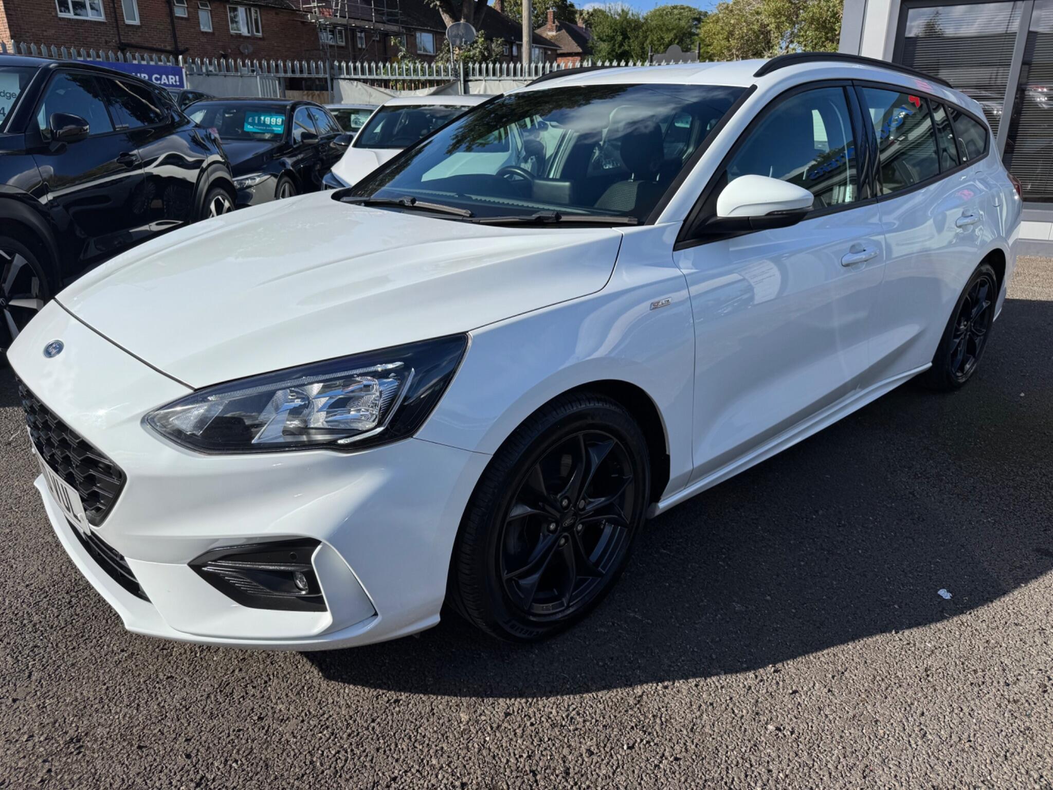 Ford Focus view 3