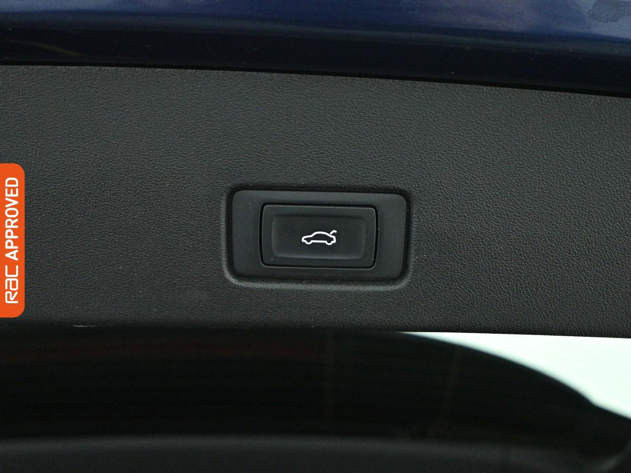 Audi Q4 e-tron view 30