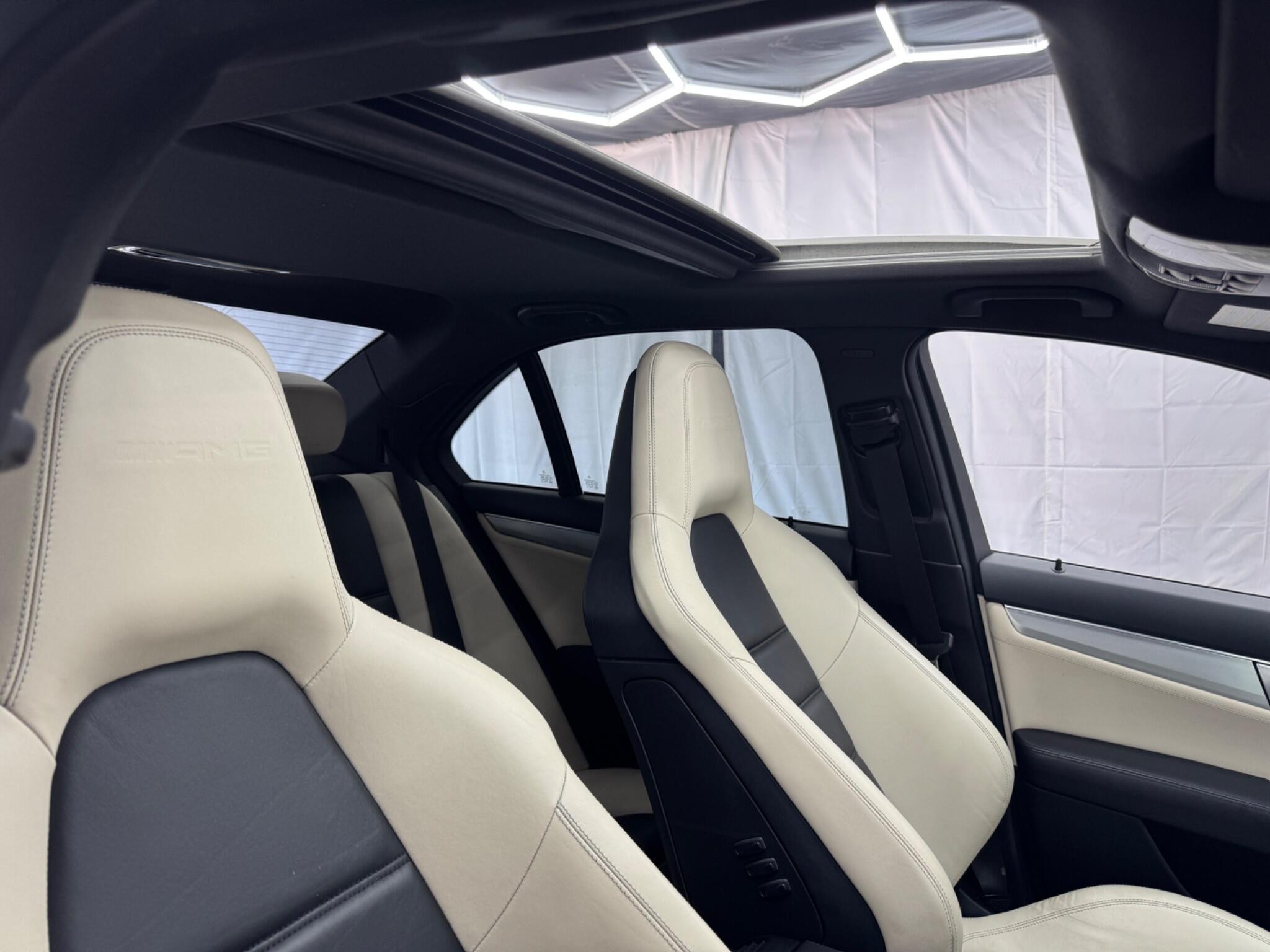 Mercedes-Benz C Class view 23