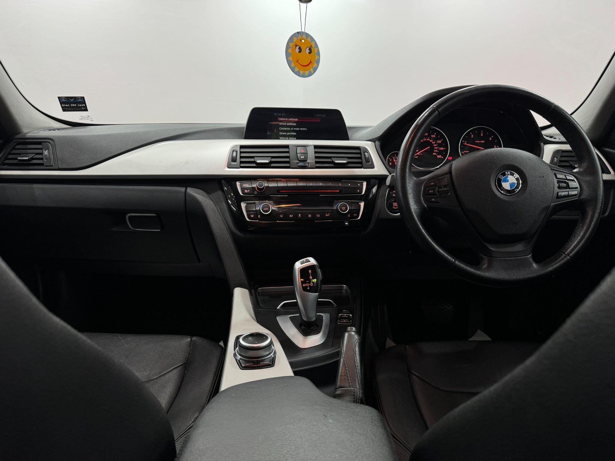 BMW 3 Series view 44