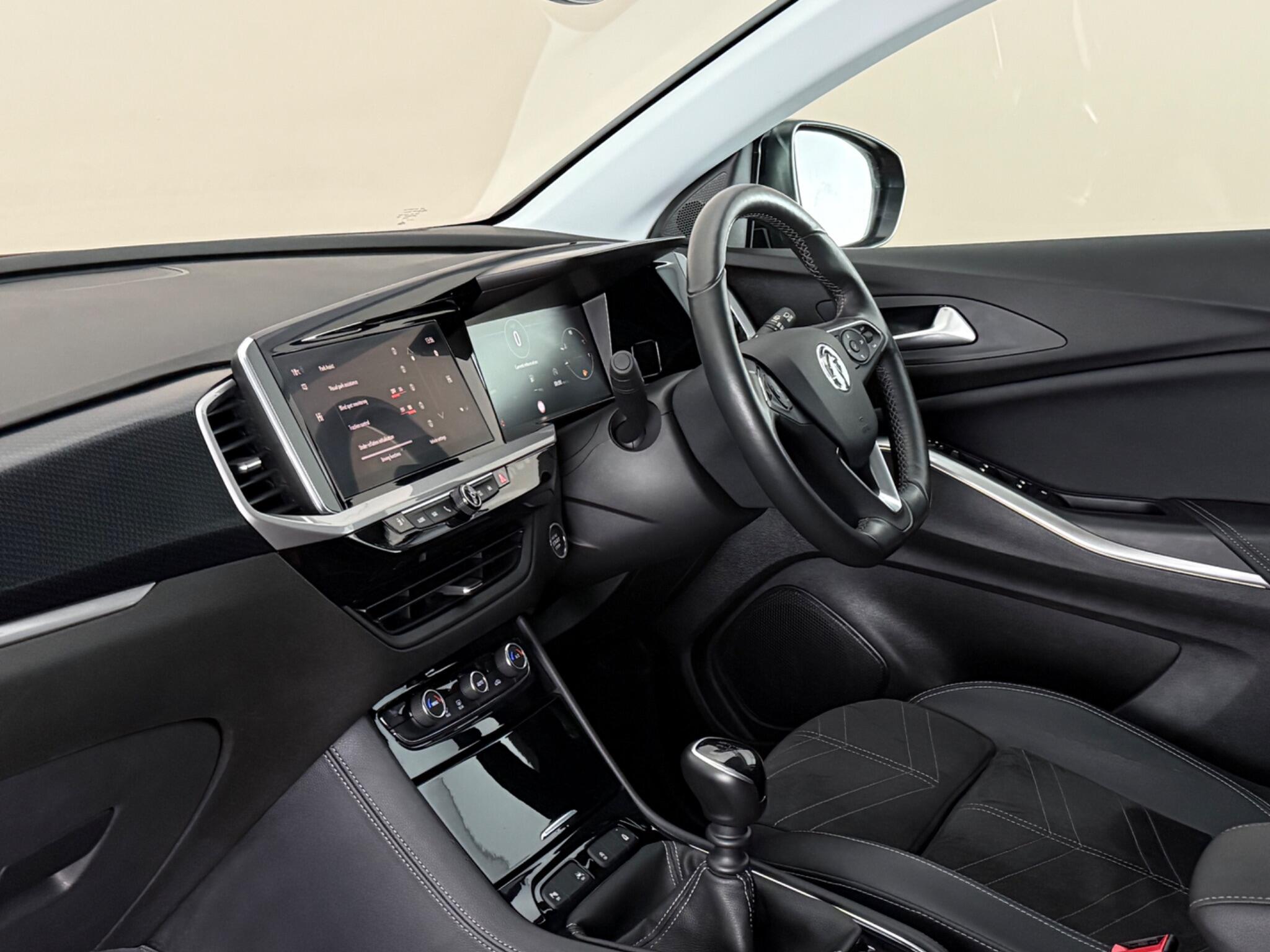 Vauxhall Grandland view 32