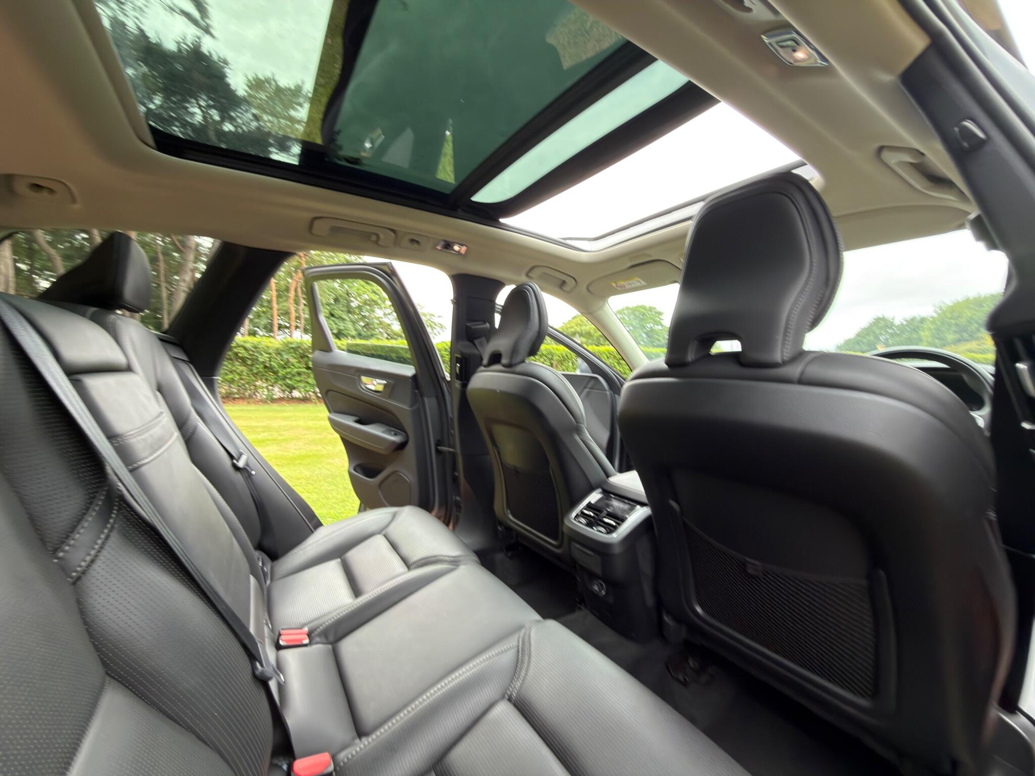 Volvo XC60 view 16