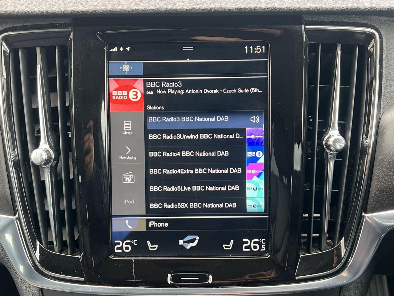 Volvo V90 Cross Country view 40