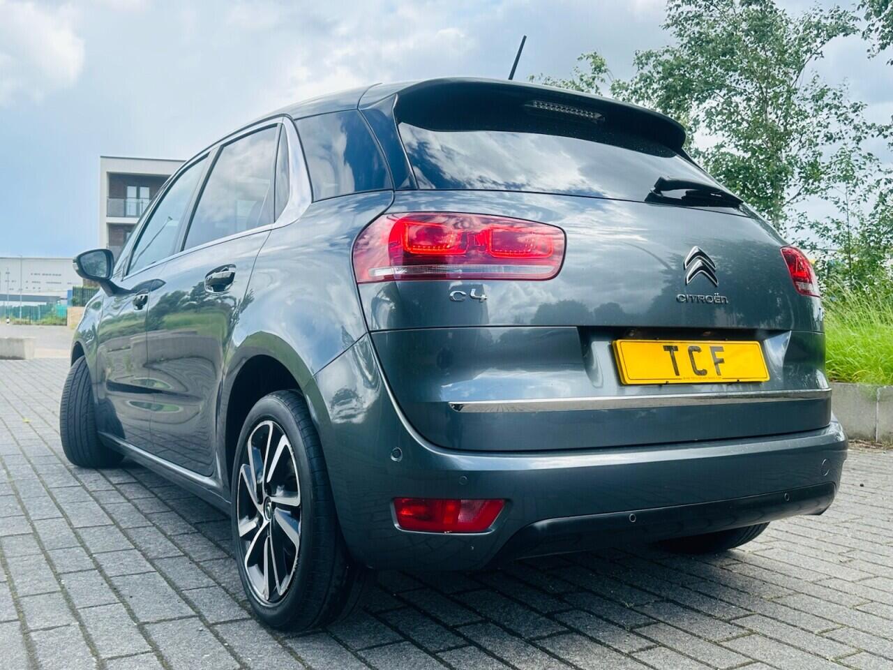 Citroen C4 Picasso view 12