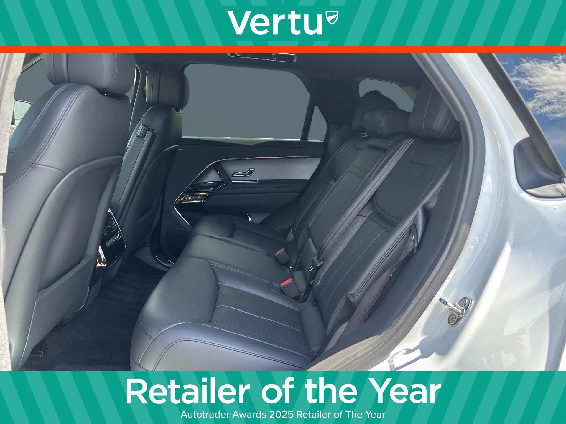 Land Rover Range Rover Sport view 4