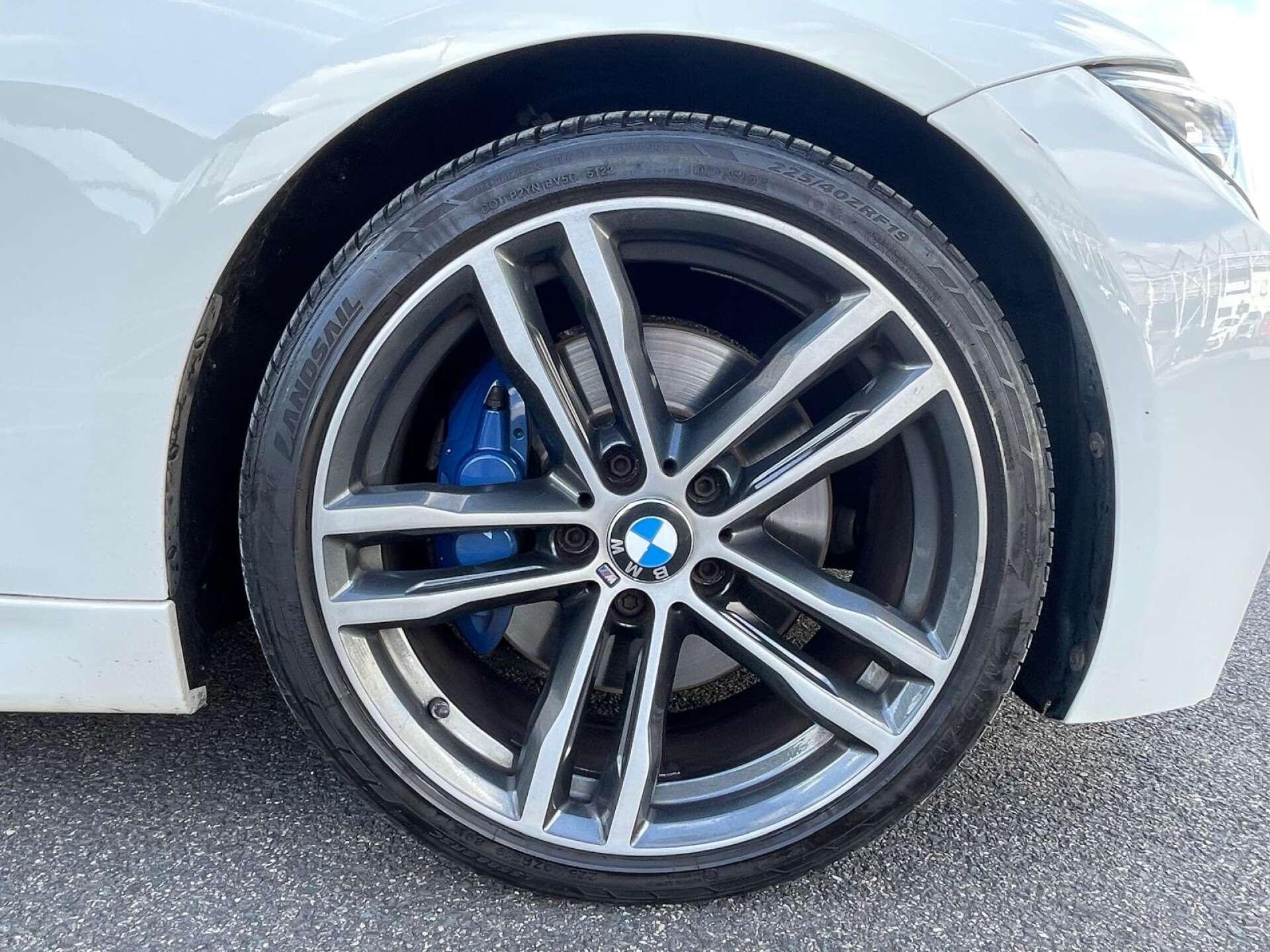 BMW 3 Series view 31