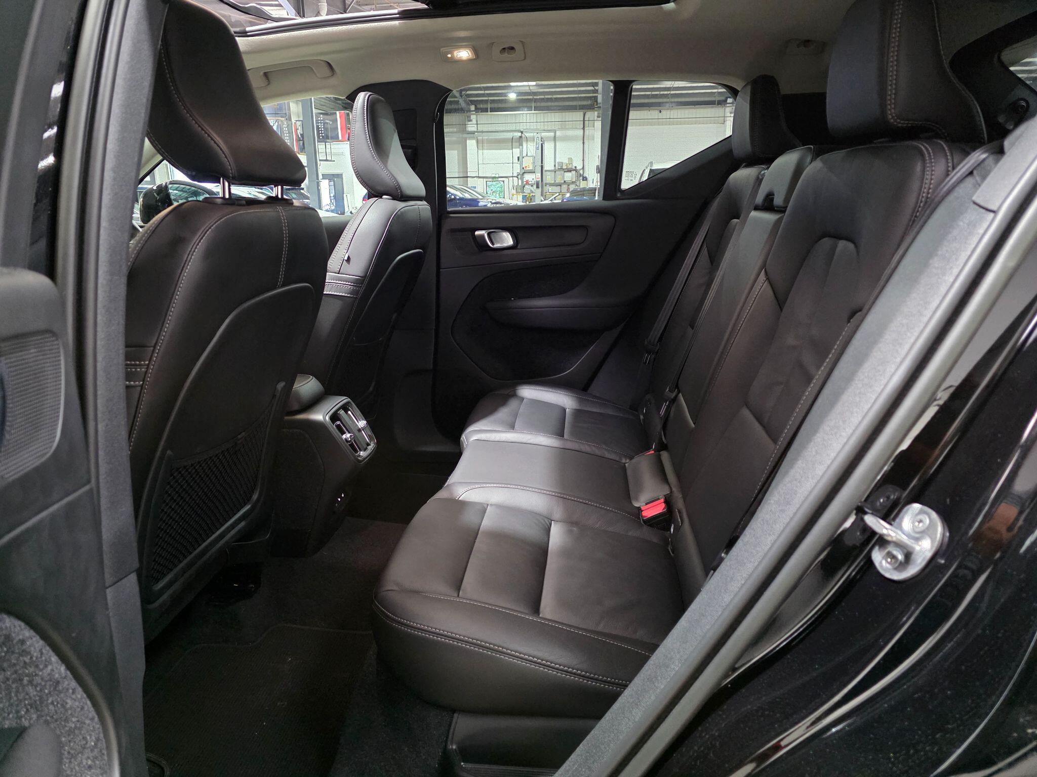 Volvo XC40 view 31