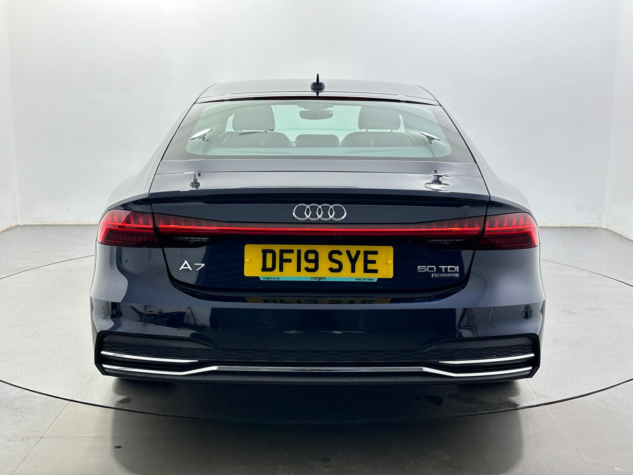 Audi A7 view 7