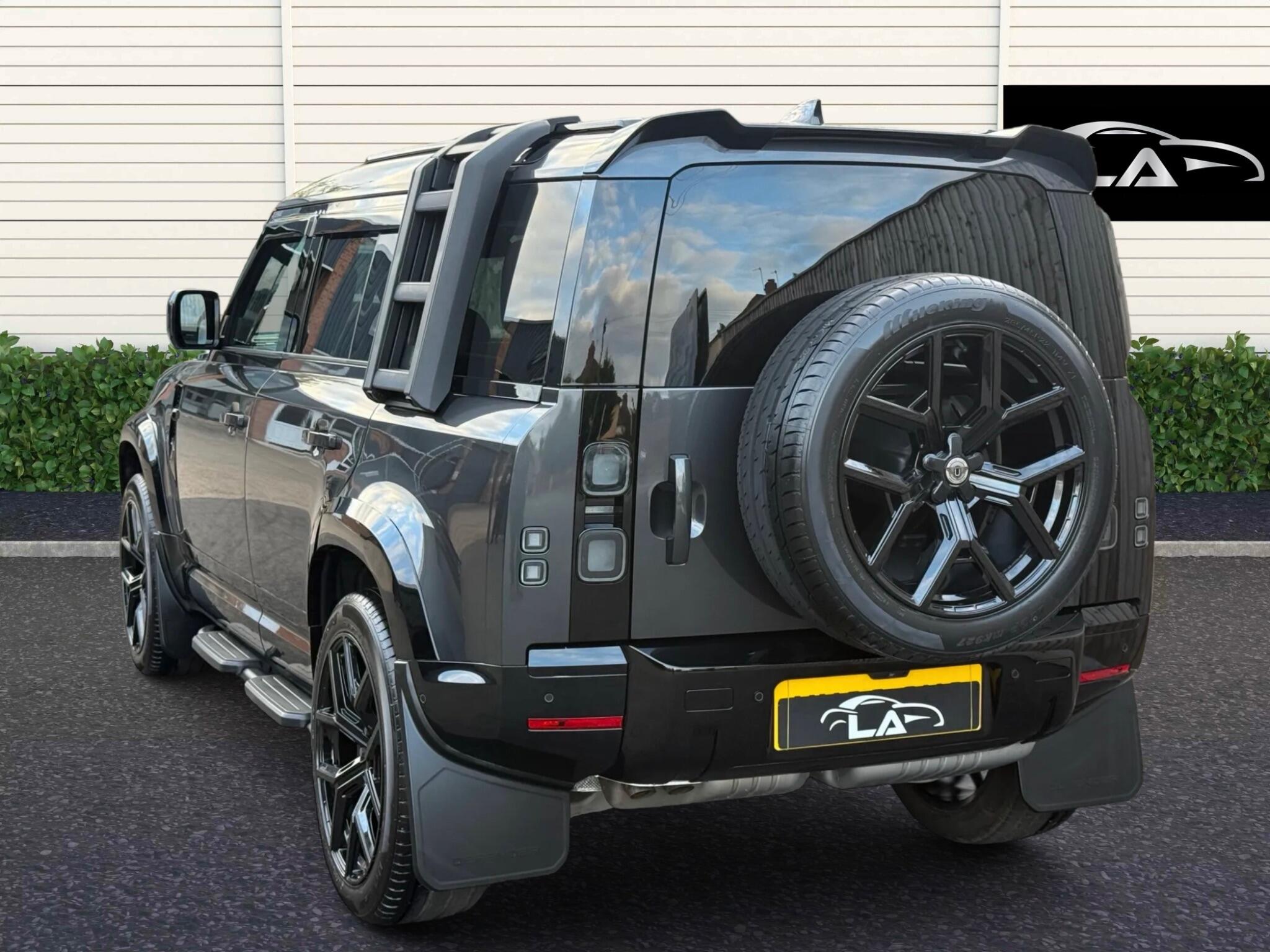 Land Rover Defender view 6