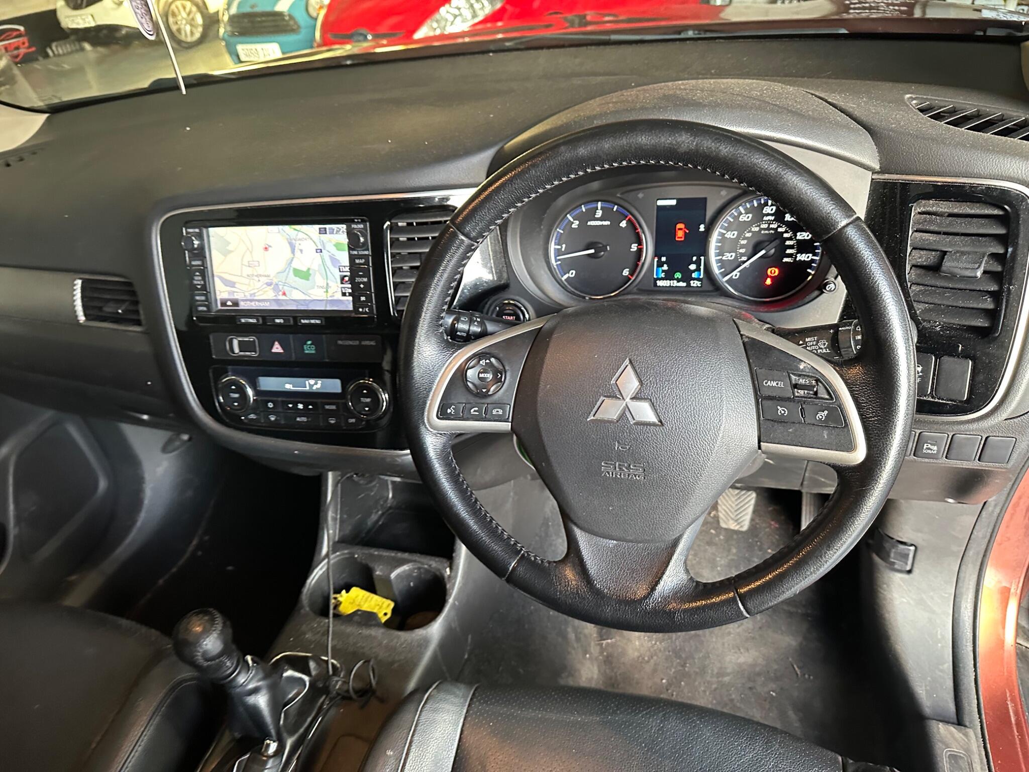 Mitsubishi Outlander view 26