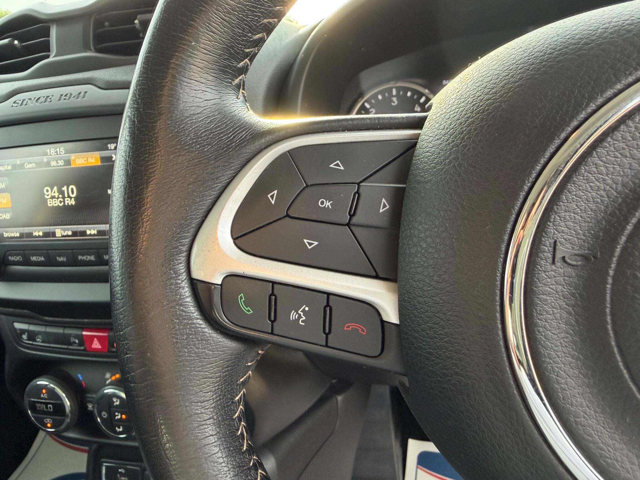 Jeep Renegade view 21