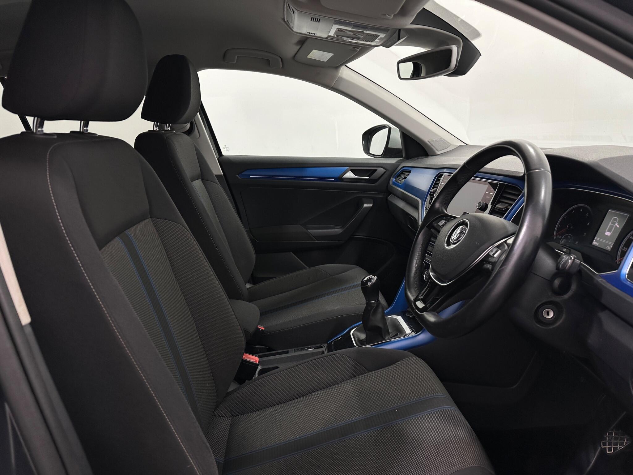 Volkswagen T-Roc view 31