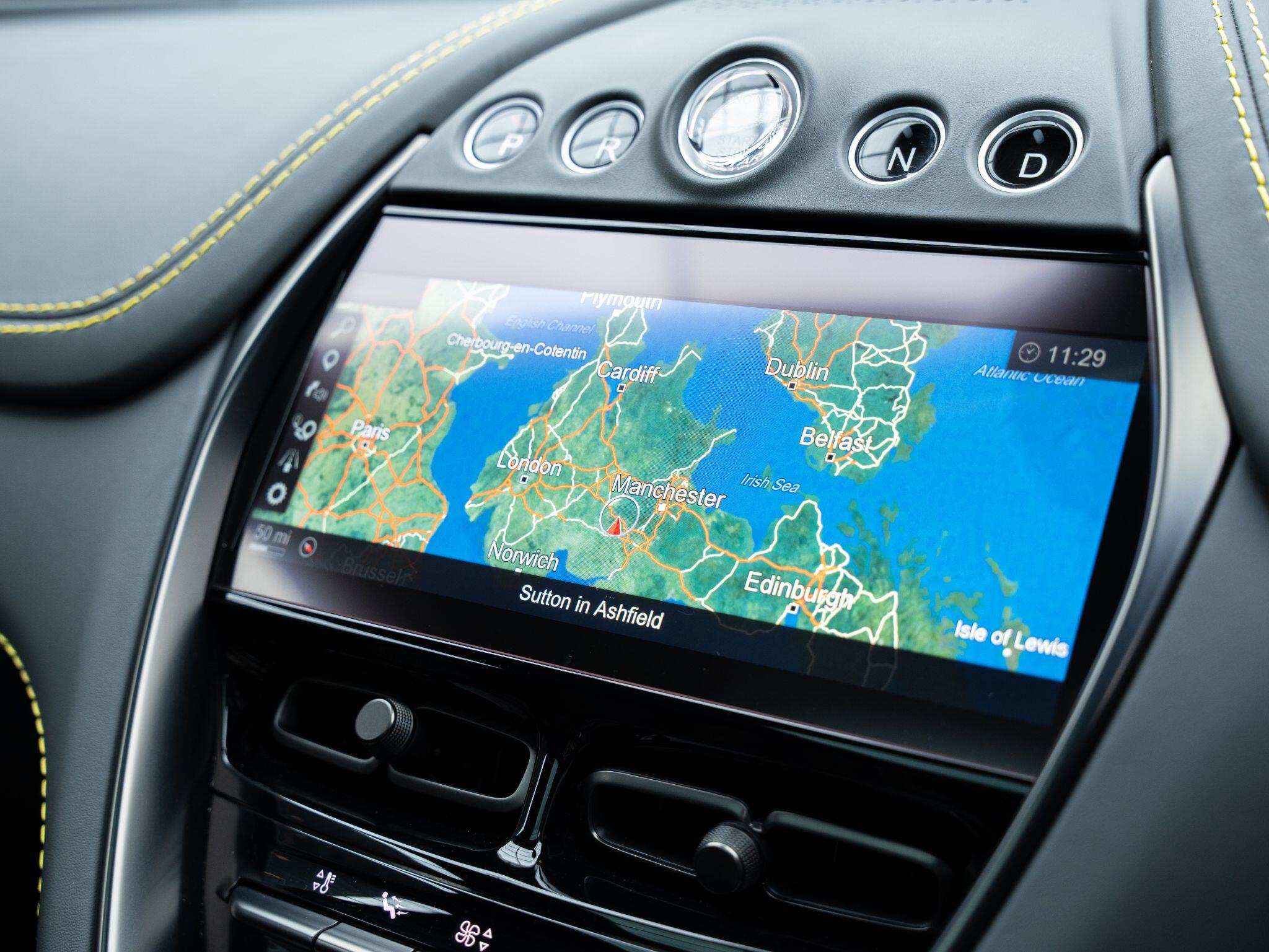 Aston Martin DBX view 8