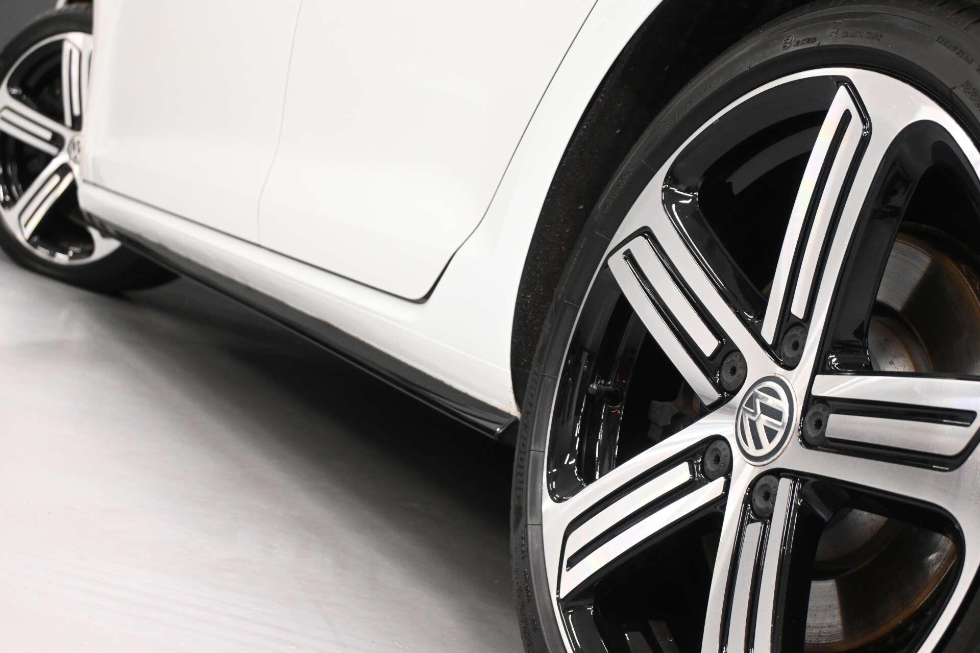 Volkswagen Golf view 21