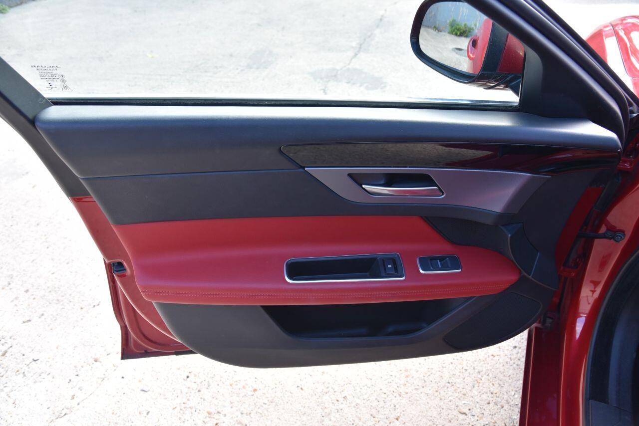 Jaguar XF view 56