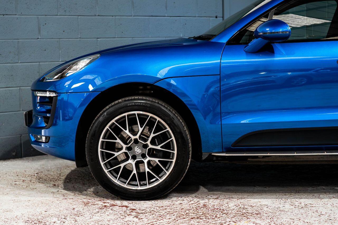 Porsche Macan view 43