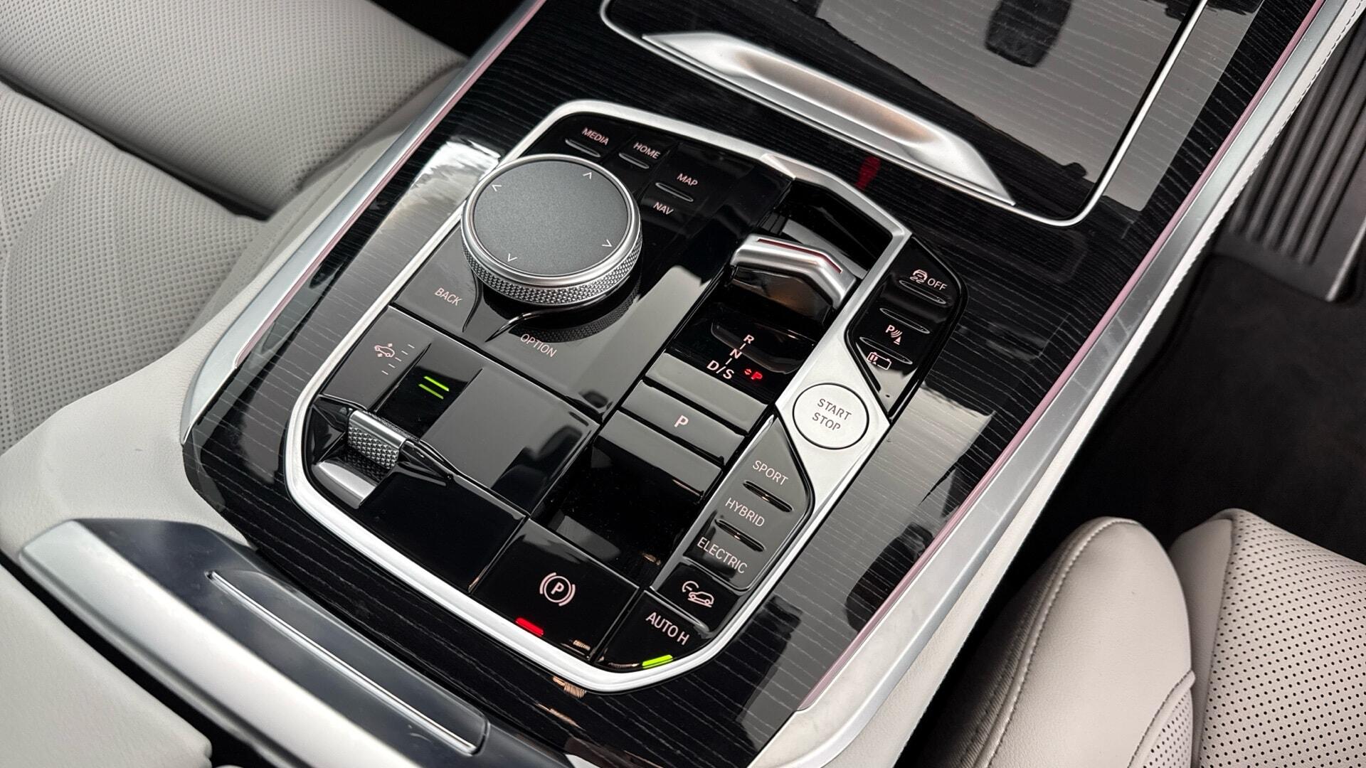 BMW X5 view 10