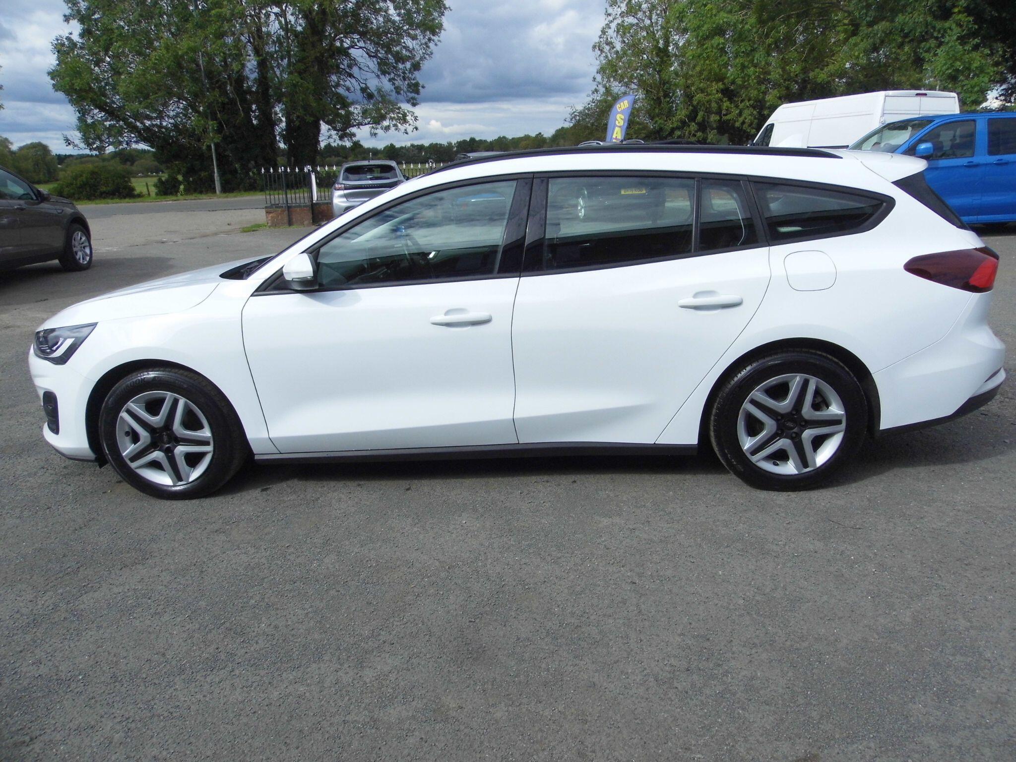 Ford Focus view 5