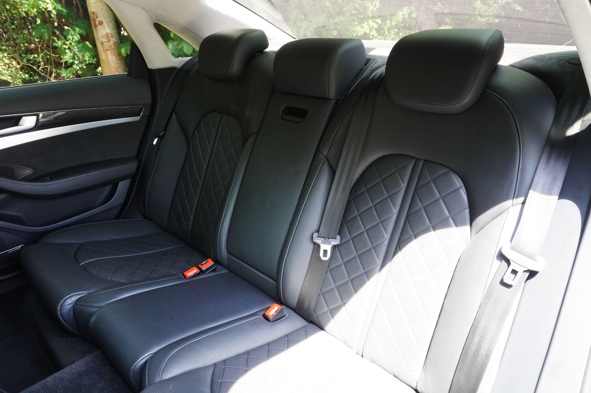 Audi S8 view 75