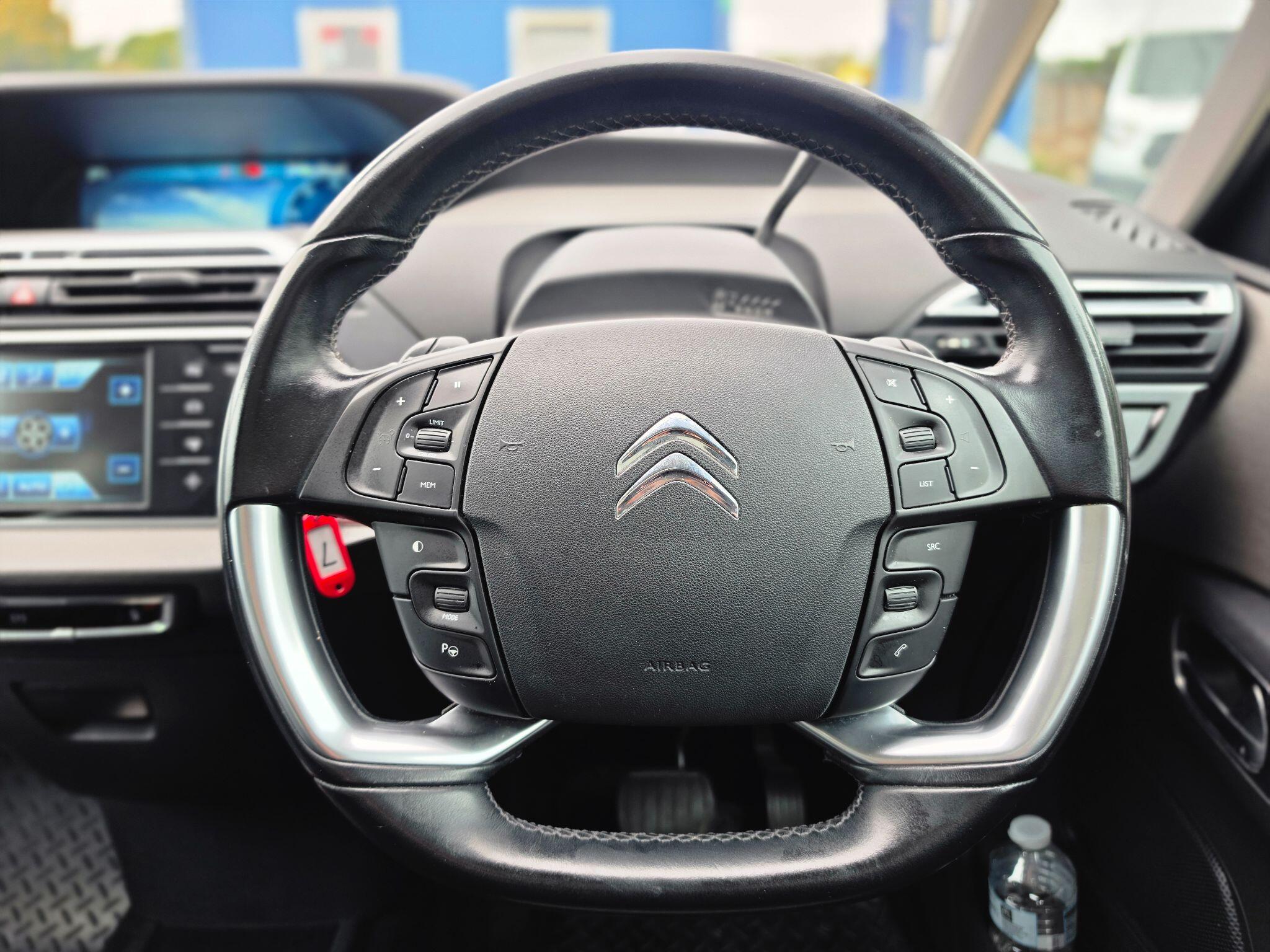 Citroen Grand C4 Picasso view 12