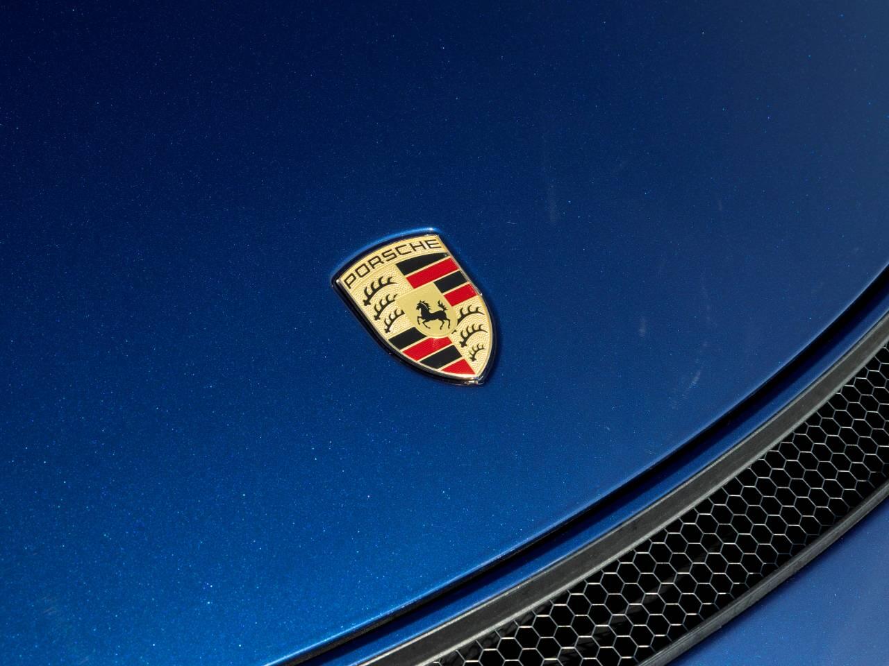 Porsche Cayman view 18