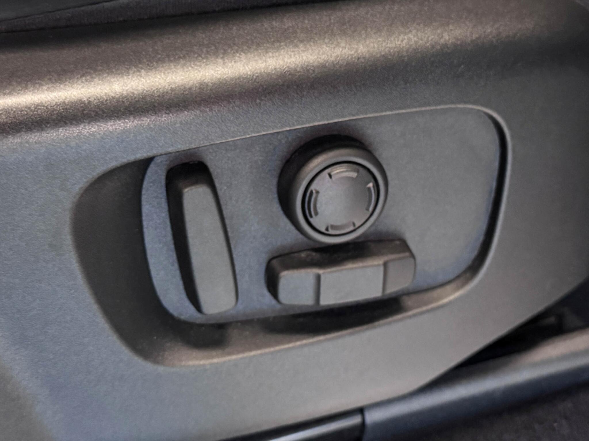 Land Rover Range Rover Sport view 22