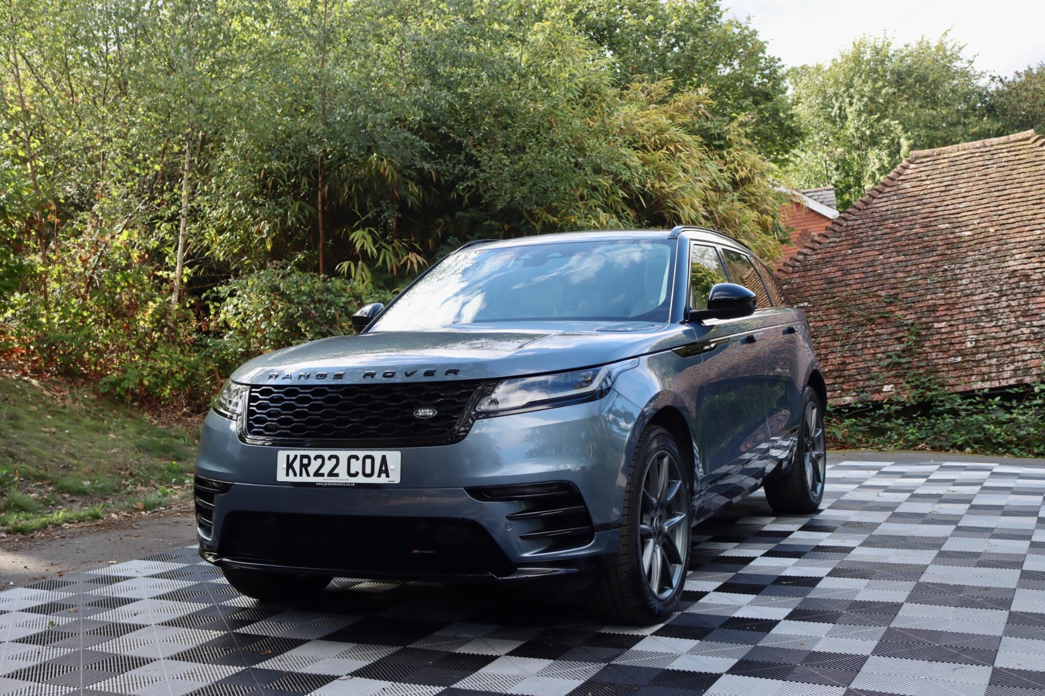 Land Rover Range Rover Velar view 13