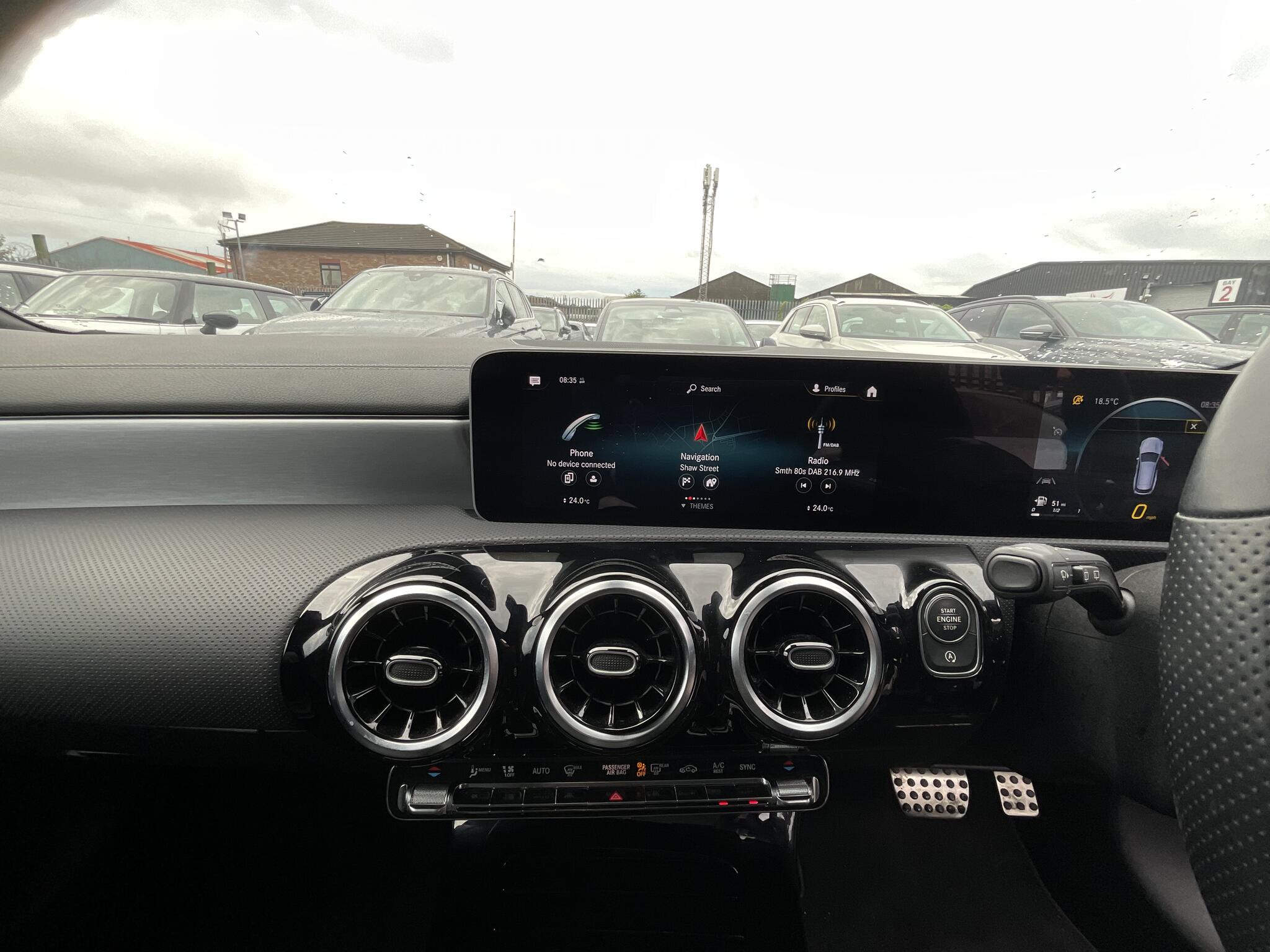 Mercedes-Benz Cla view 23