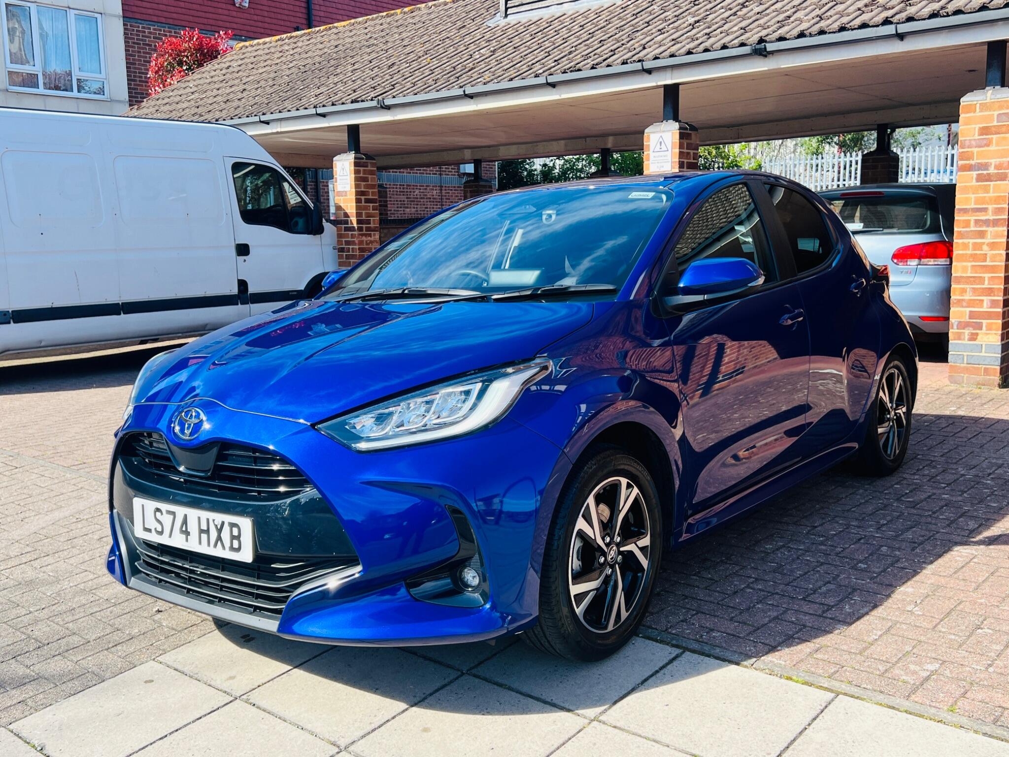 Toyota Yaris view 17
