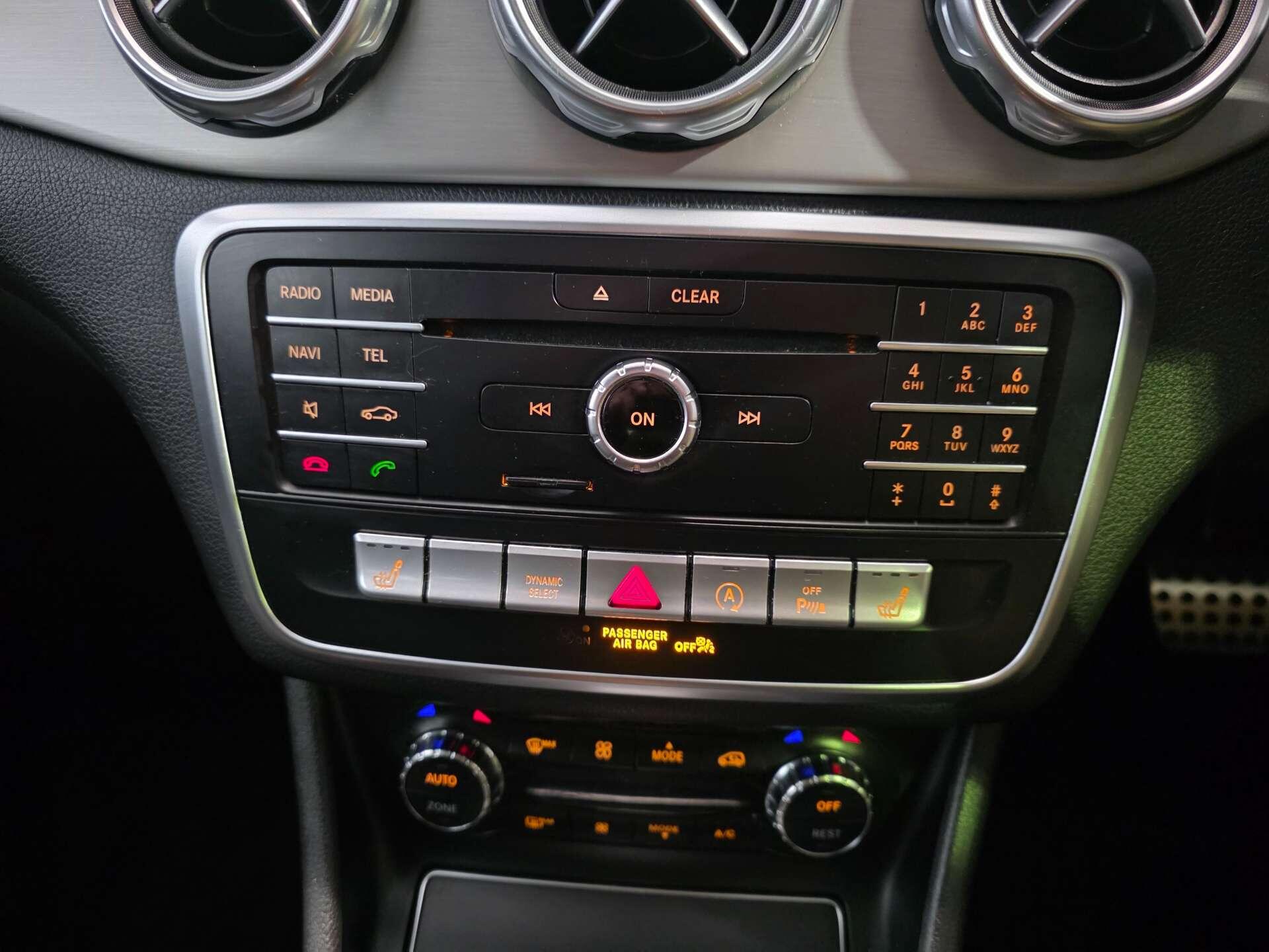 Mercedes-Benz GLA view 32