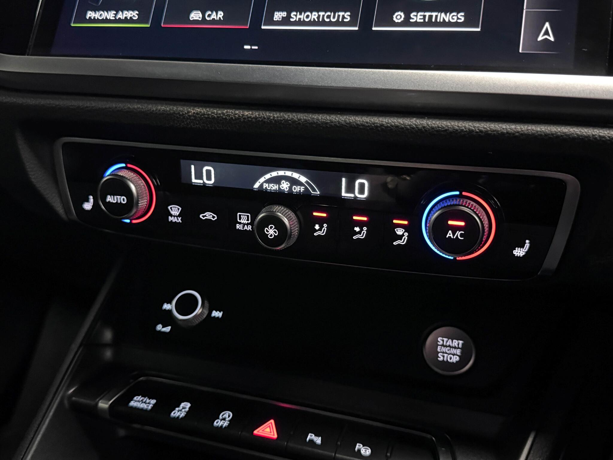 Audi Q3 view 41