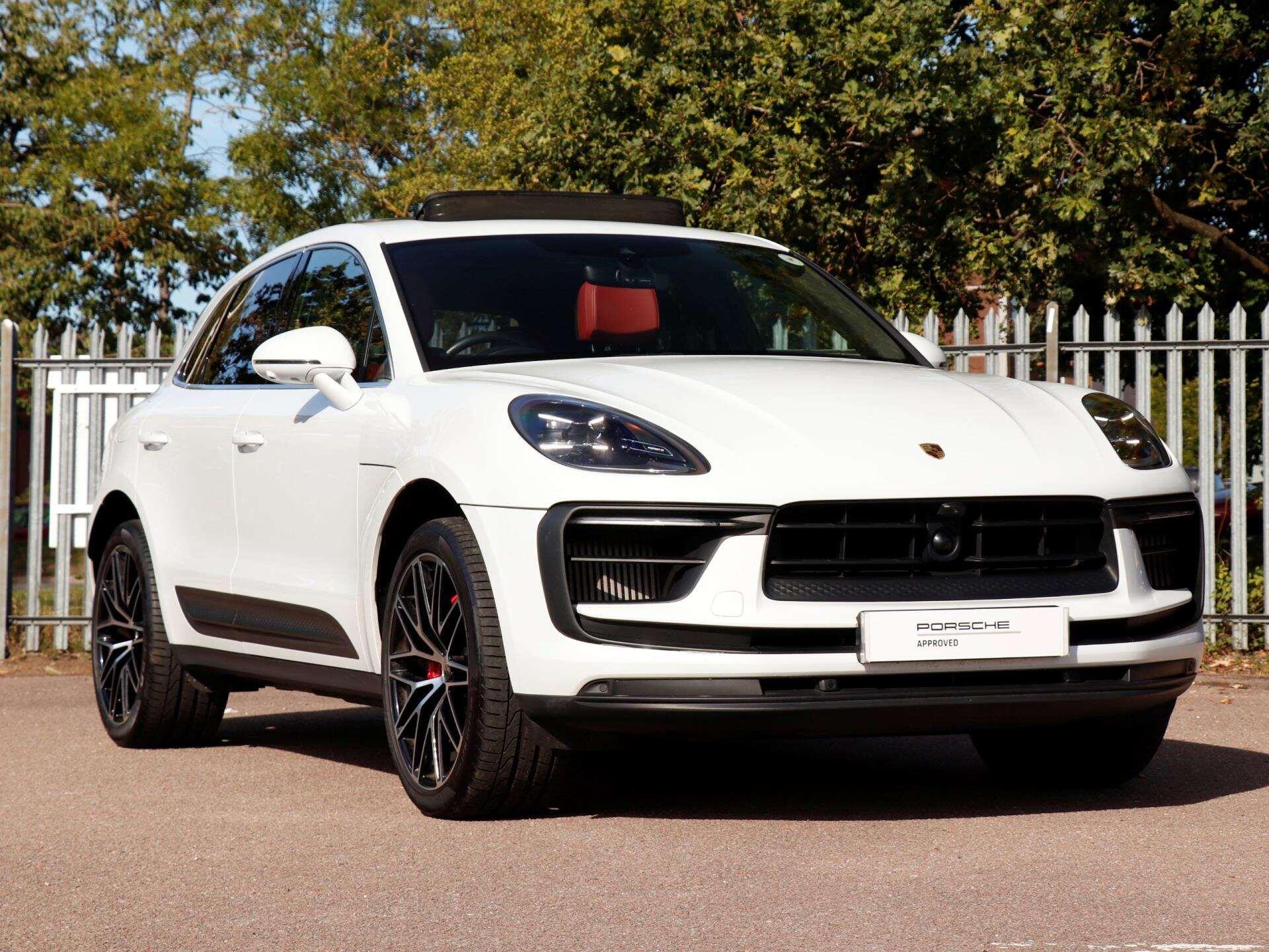 Porsche Macan view 35