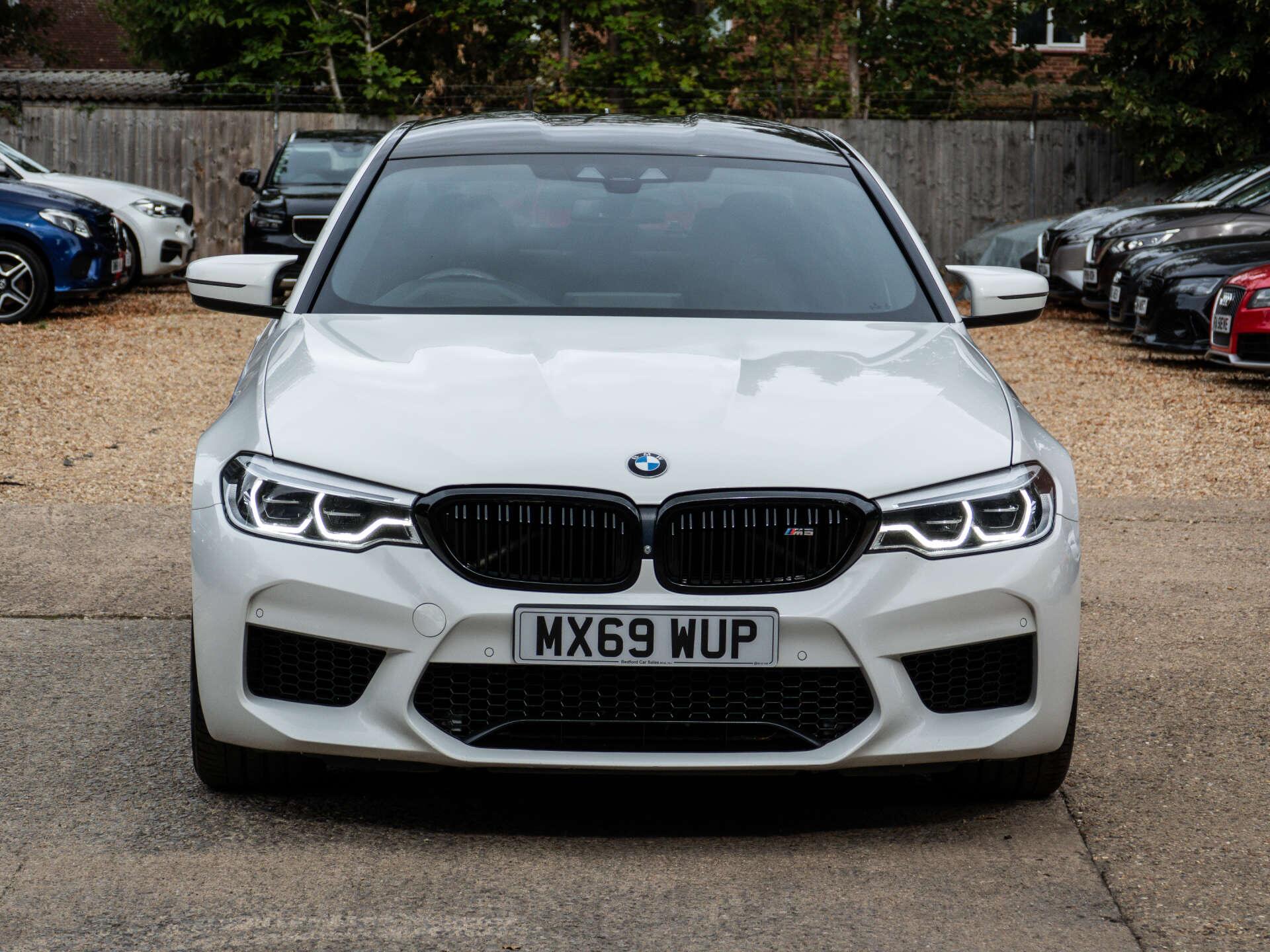 BMW M5 view 8