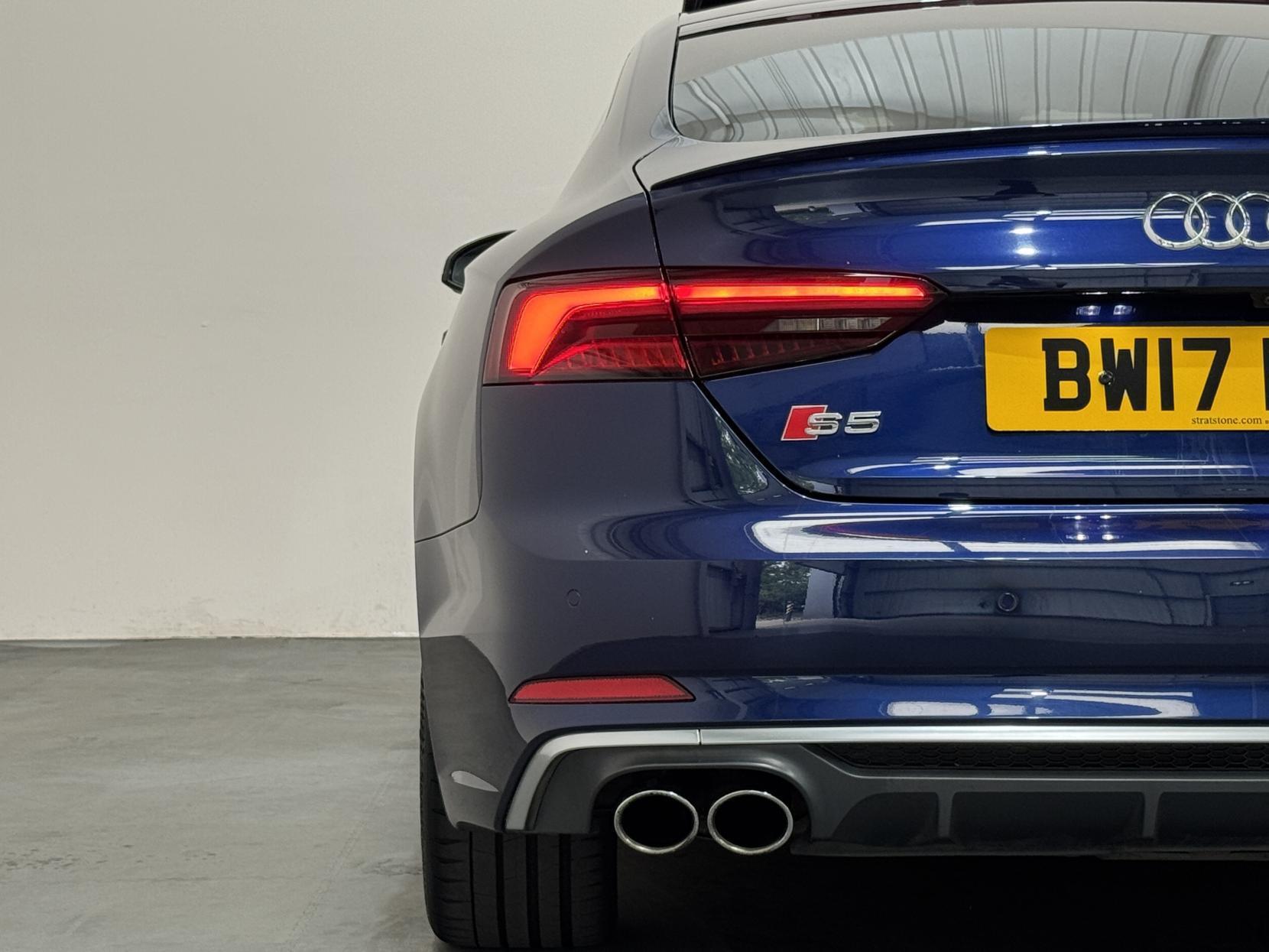 Audi S5 view 14