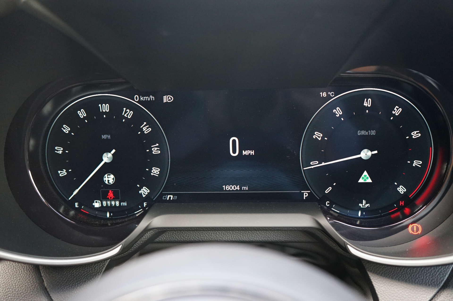 Alfa Romeo Giulia view 20