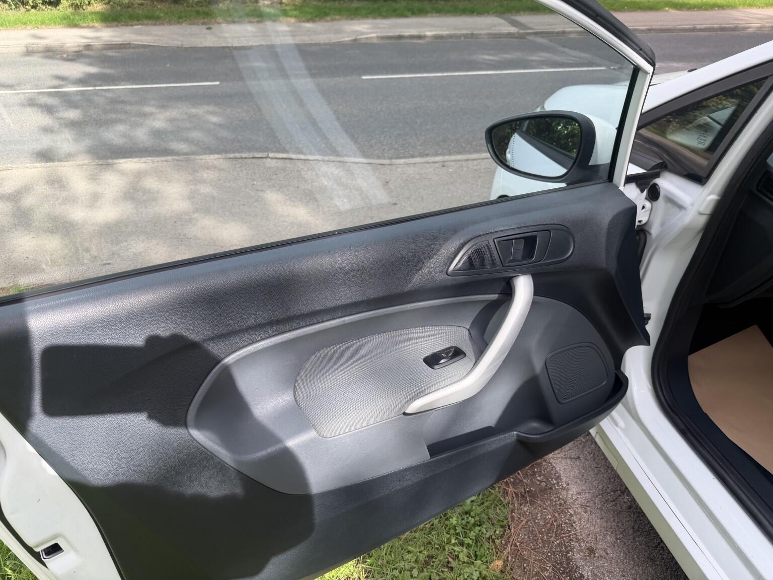 Ford Fiesta view 13