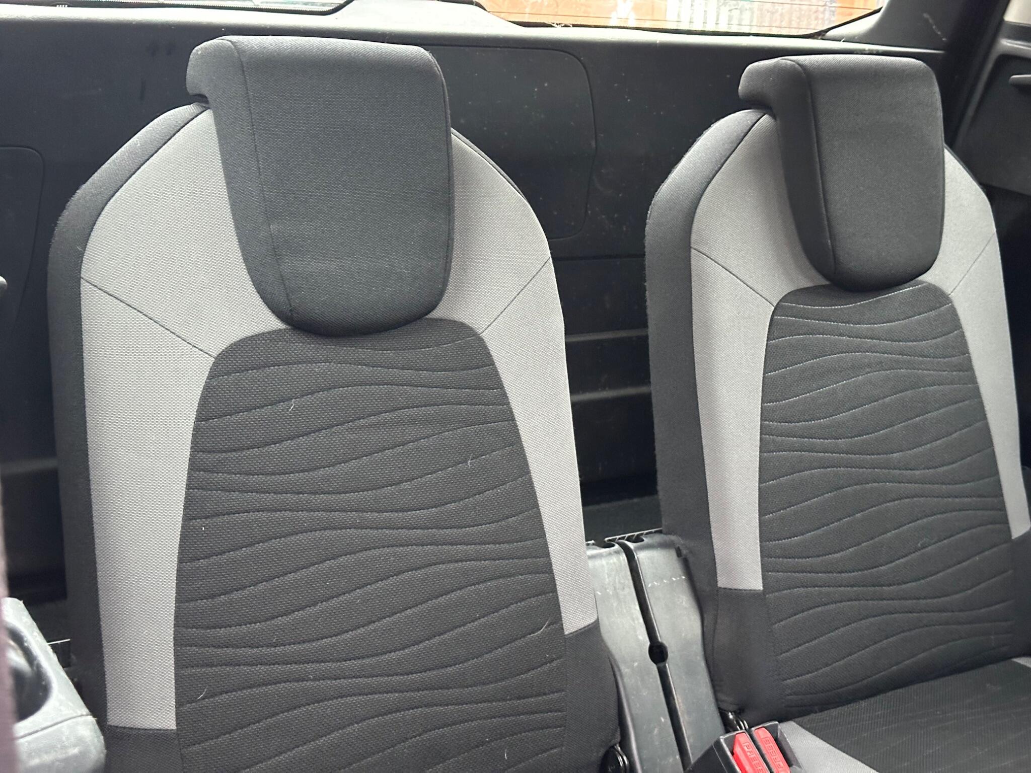 Citroen Grand C4 Picasso view 29