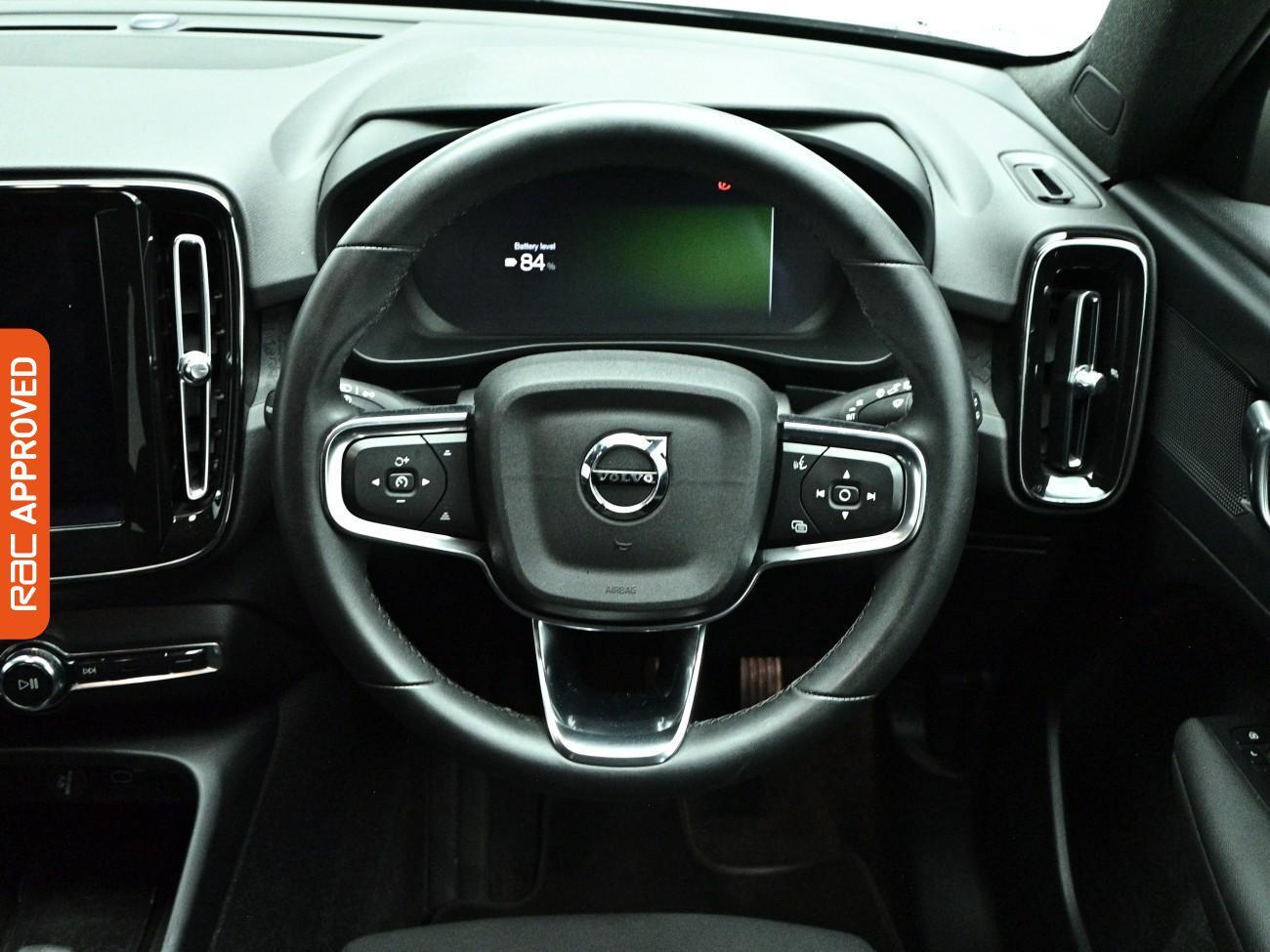 Volvo XC40 view 10