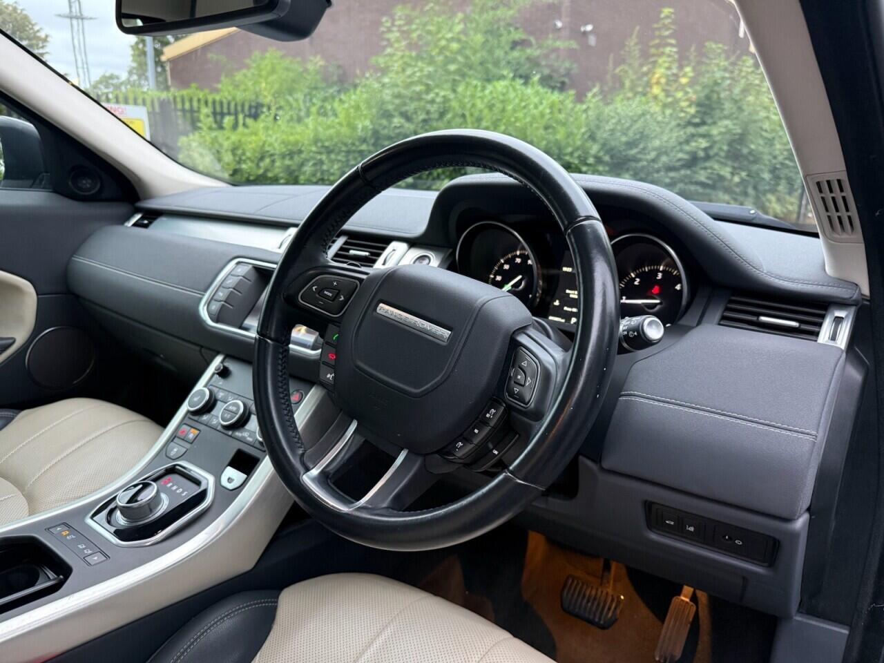 Land Rover Range Rover Evoque view 15