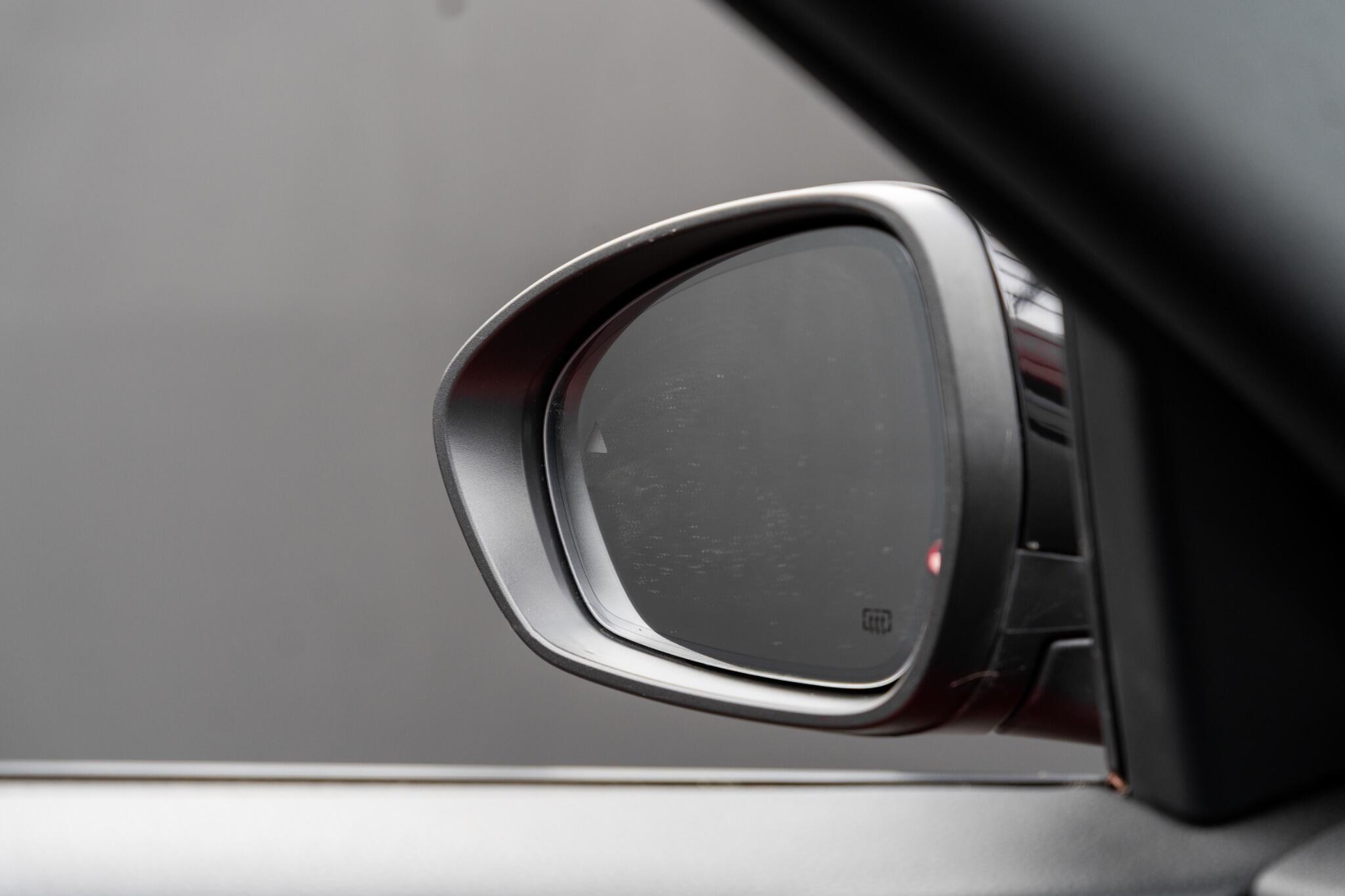 Alfa Romeo Stelvio view 16