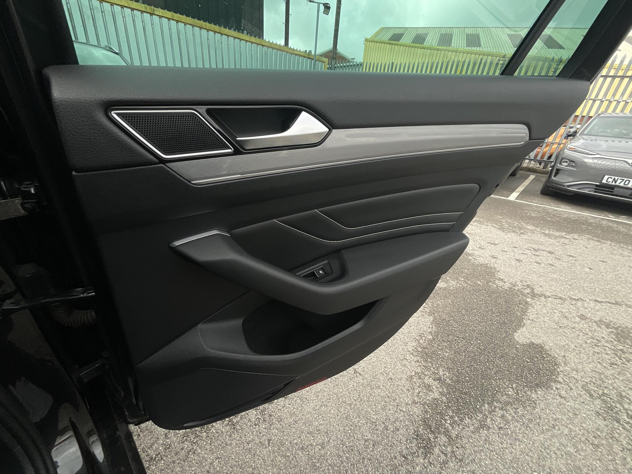 Volkswagen Passat view 37