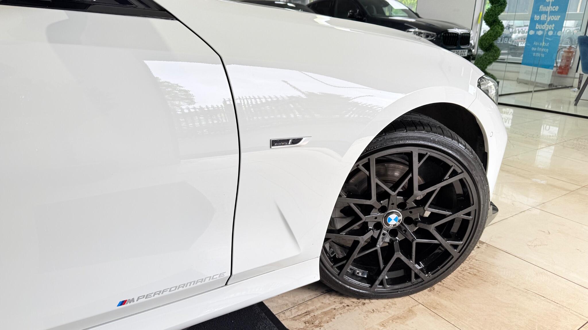 BMW 3 Series view 10