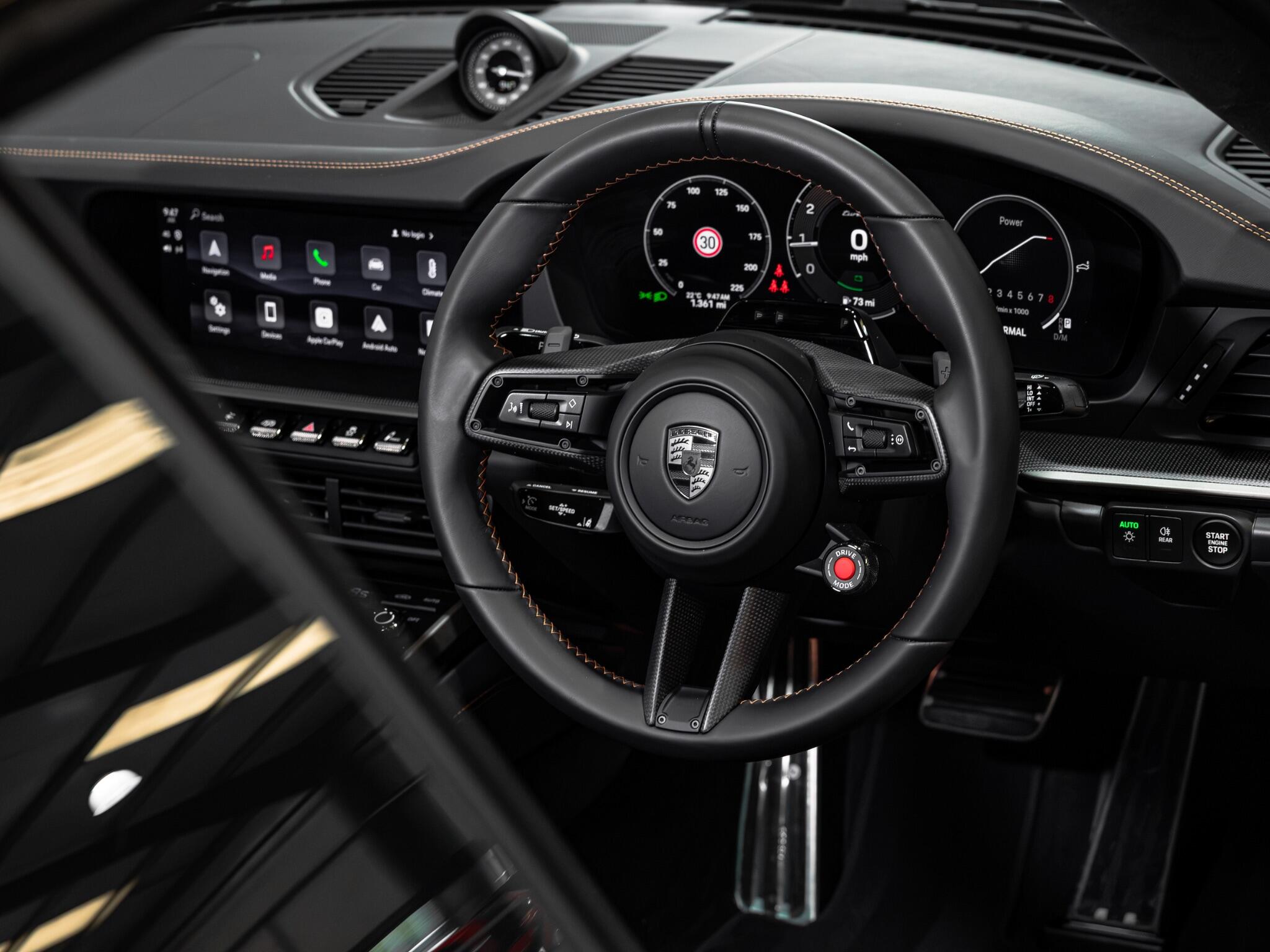 Porsche 911 view 19