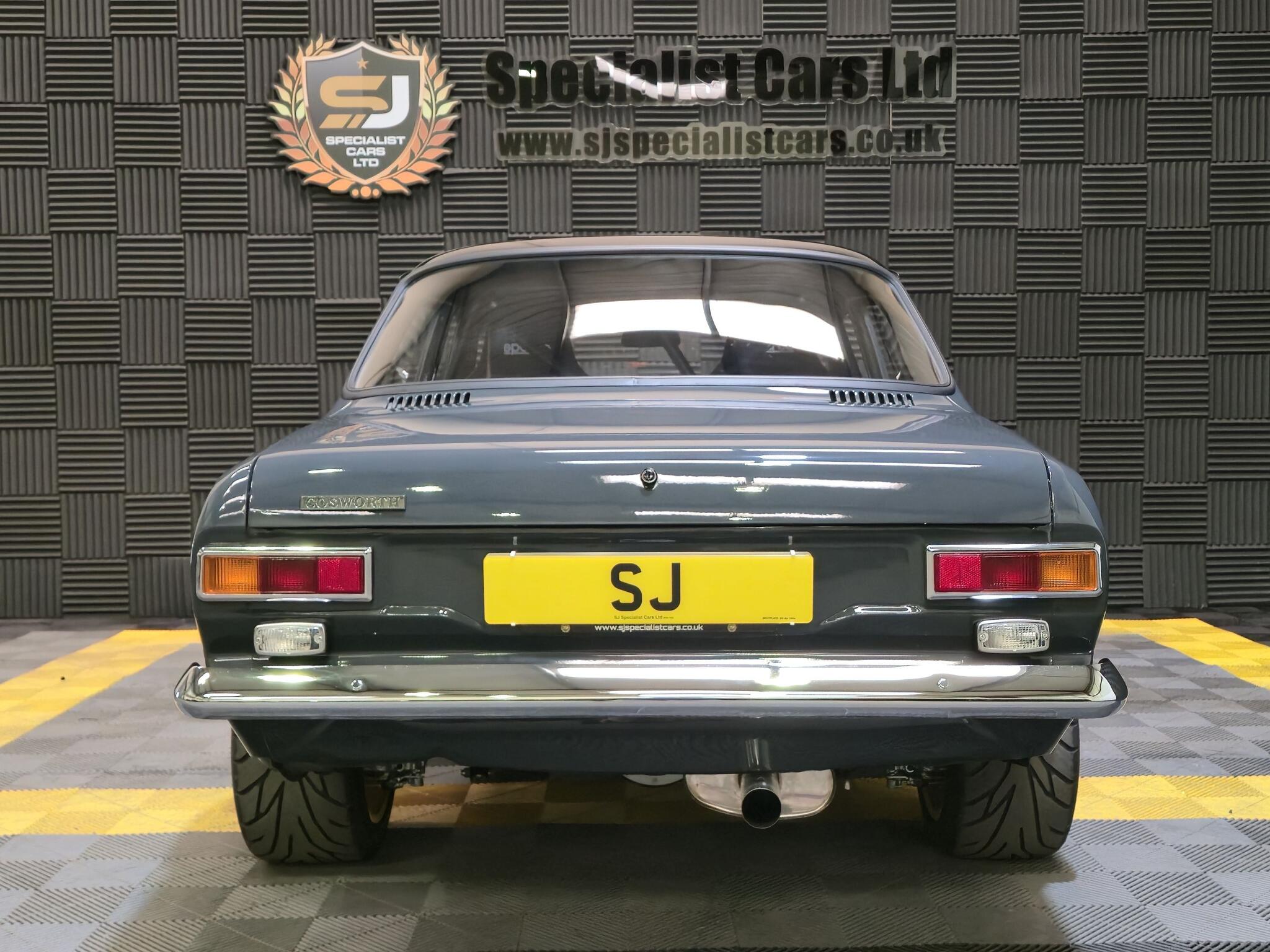 Ford Escort view 5