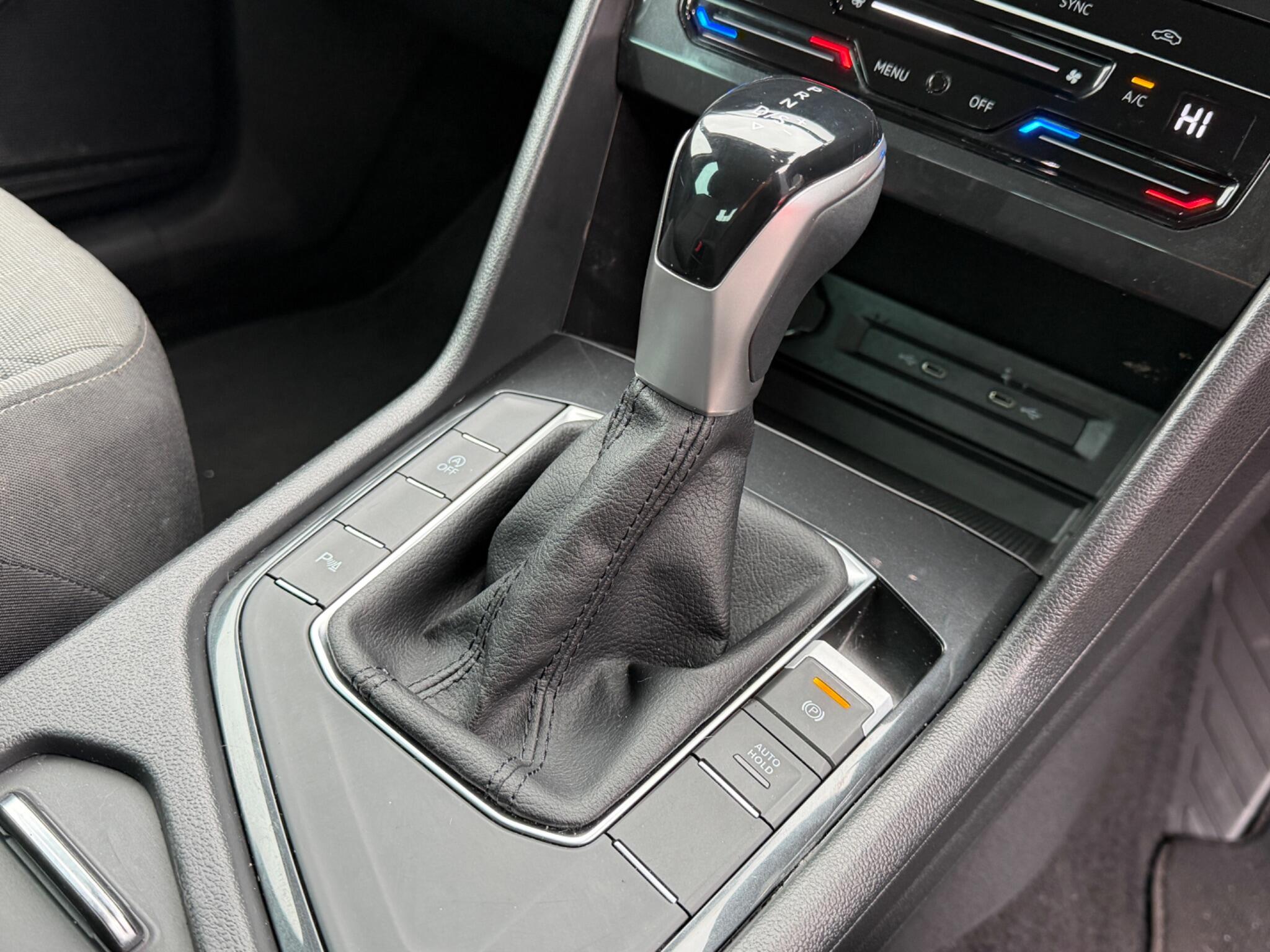 Volkswagen Tiguan view 18