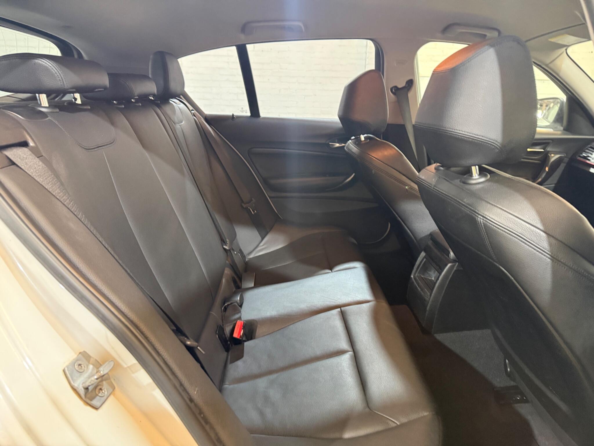 BMW 1 Series view 23