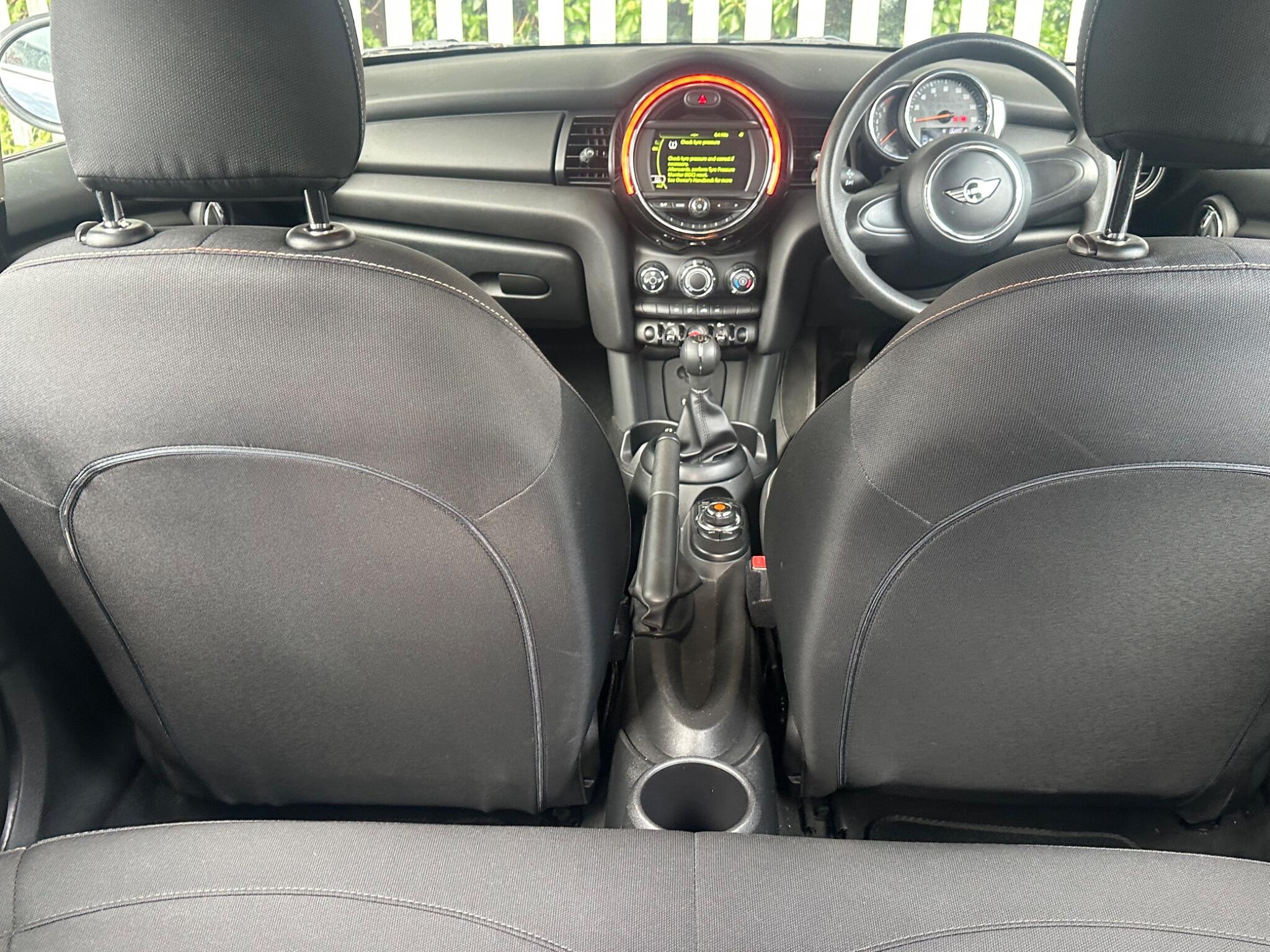 Mini Hatch view 8
