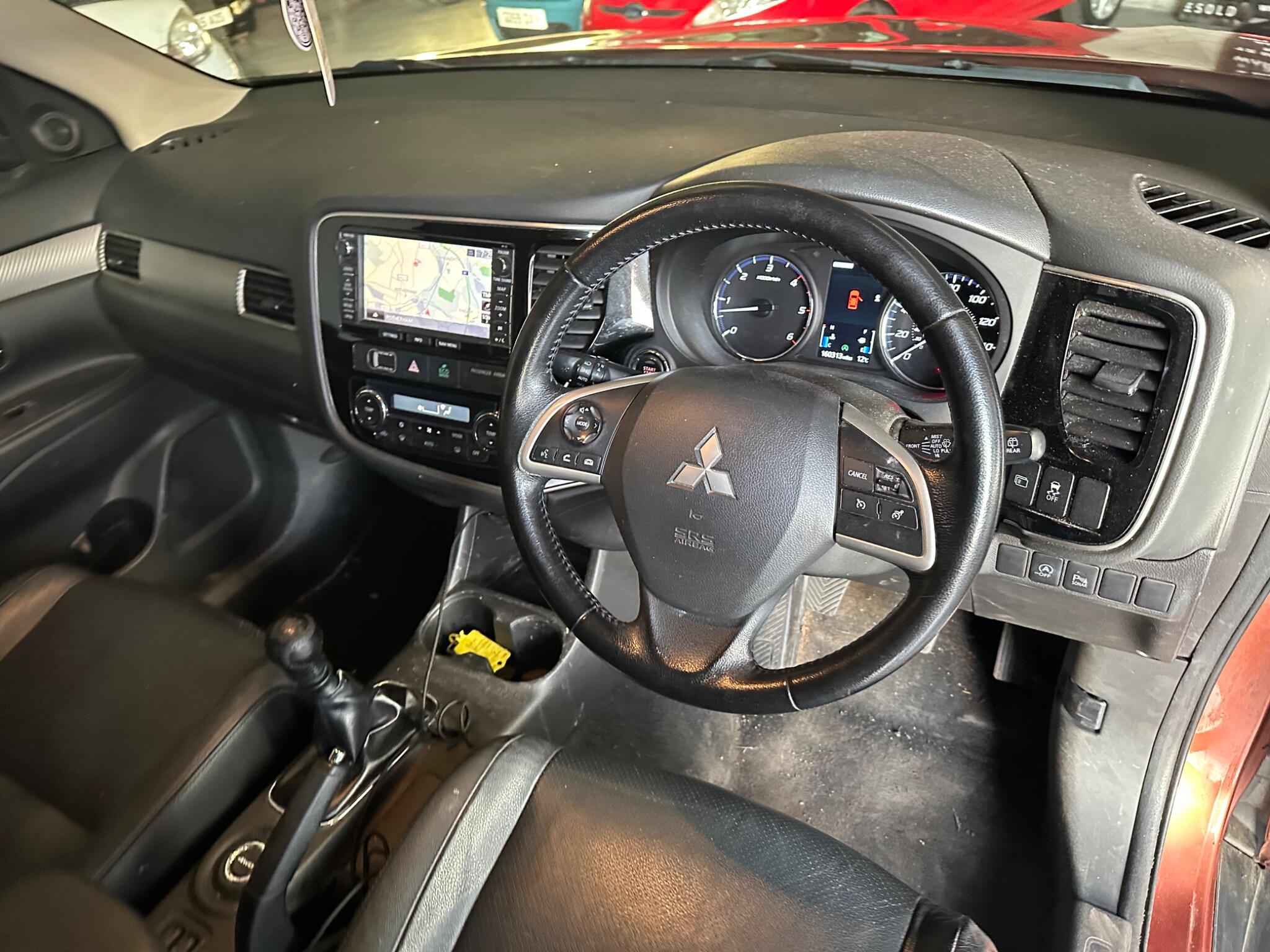 Mitsubishi Outlander view 22