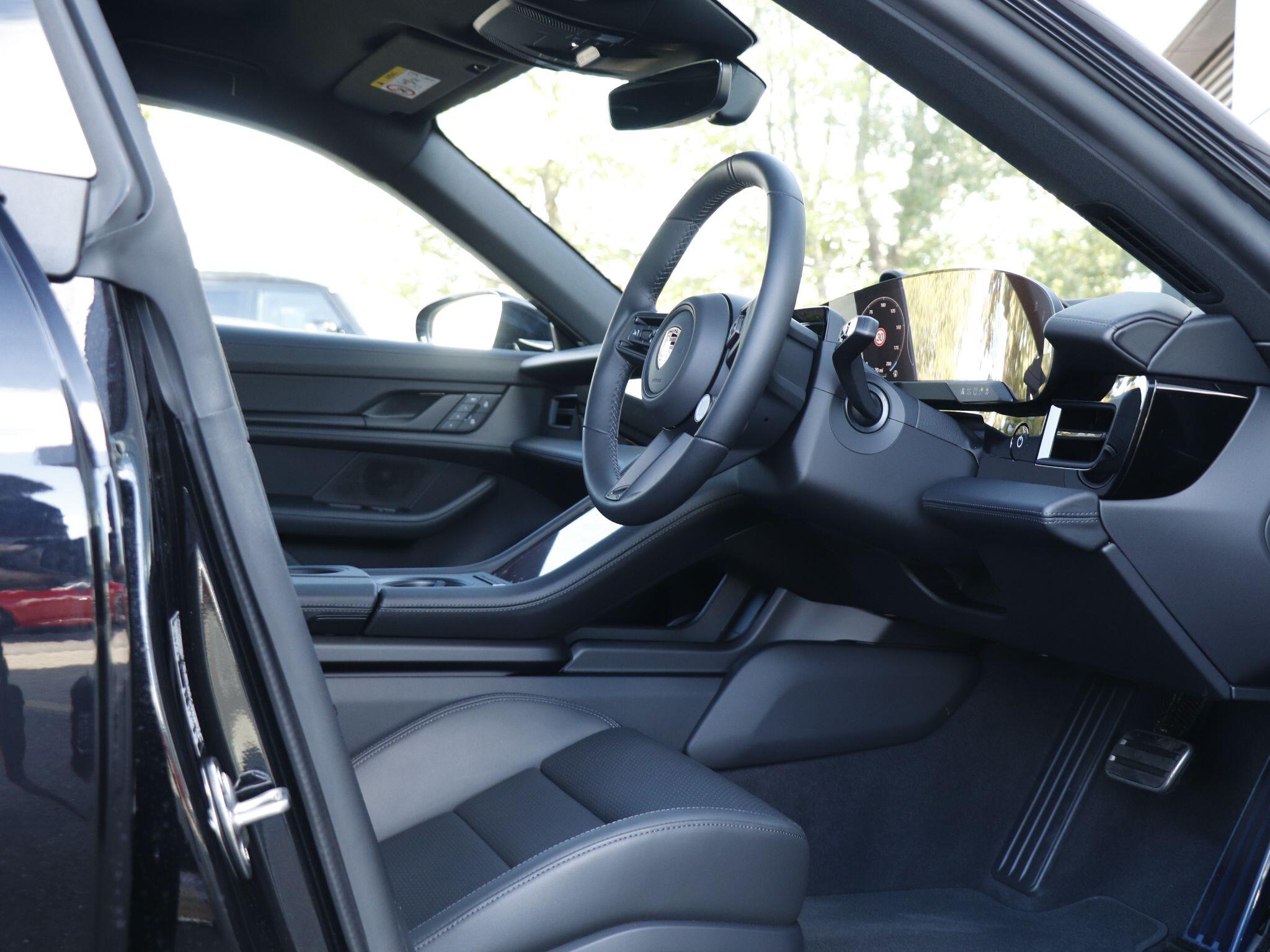 Porsche Taycan view 11